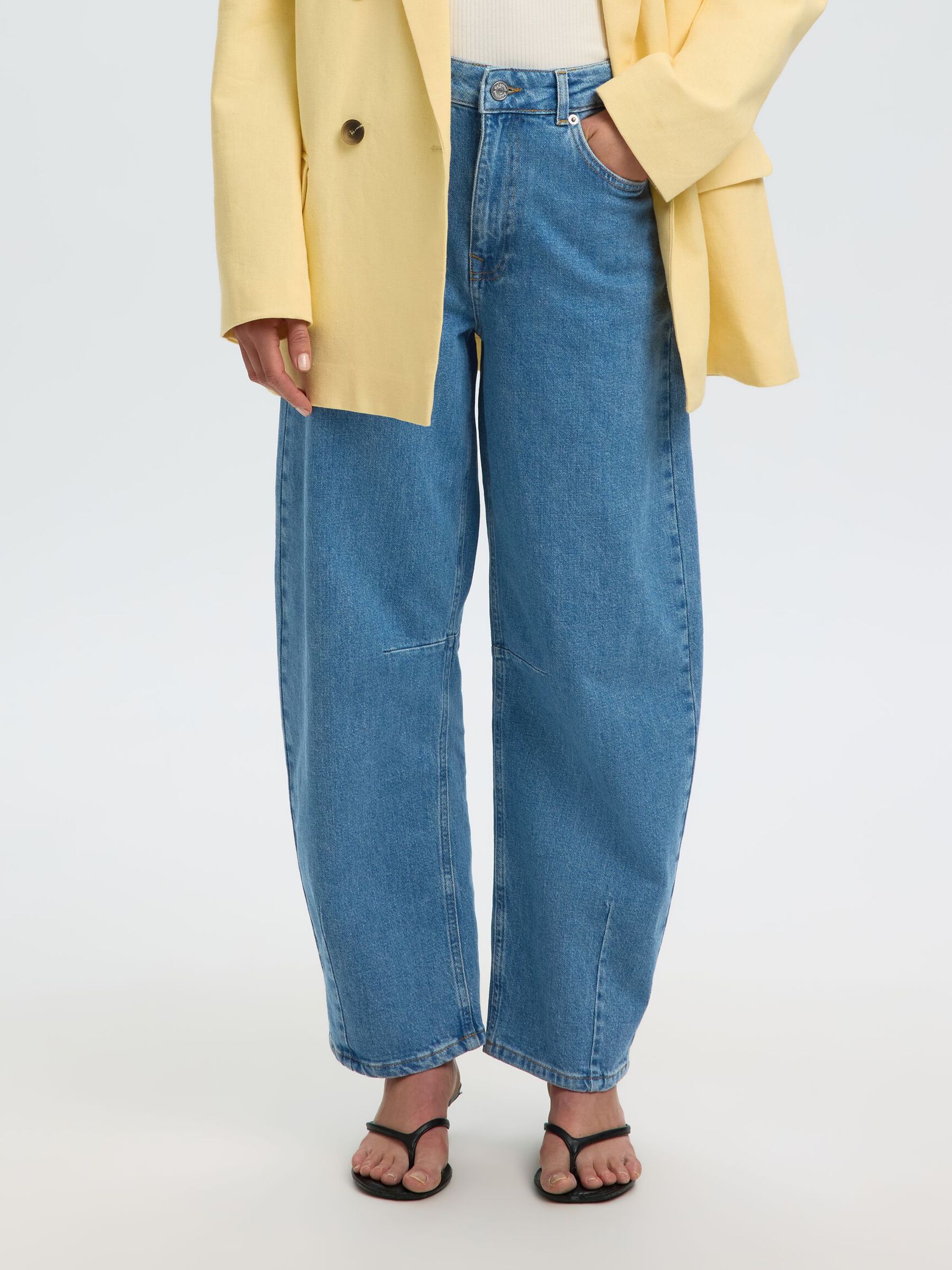 MID-WAIST BARREL FIT JEANS, Light Blue Denim, highres