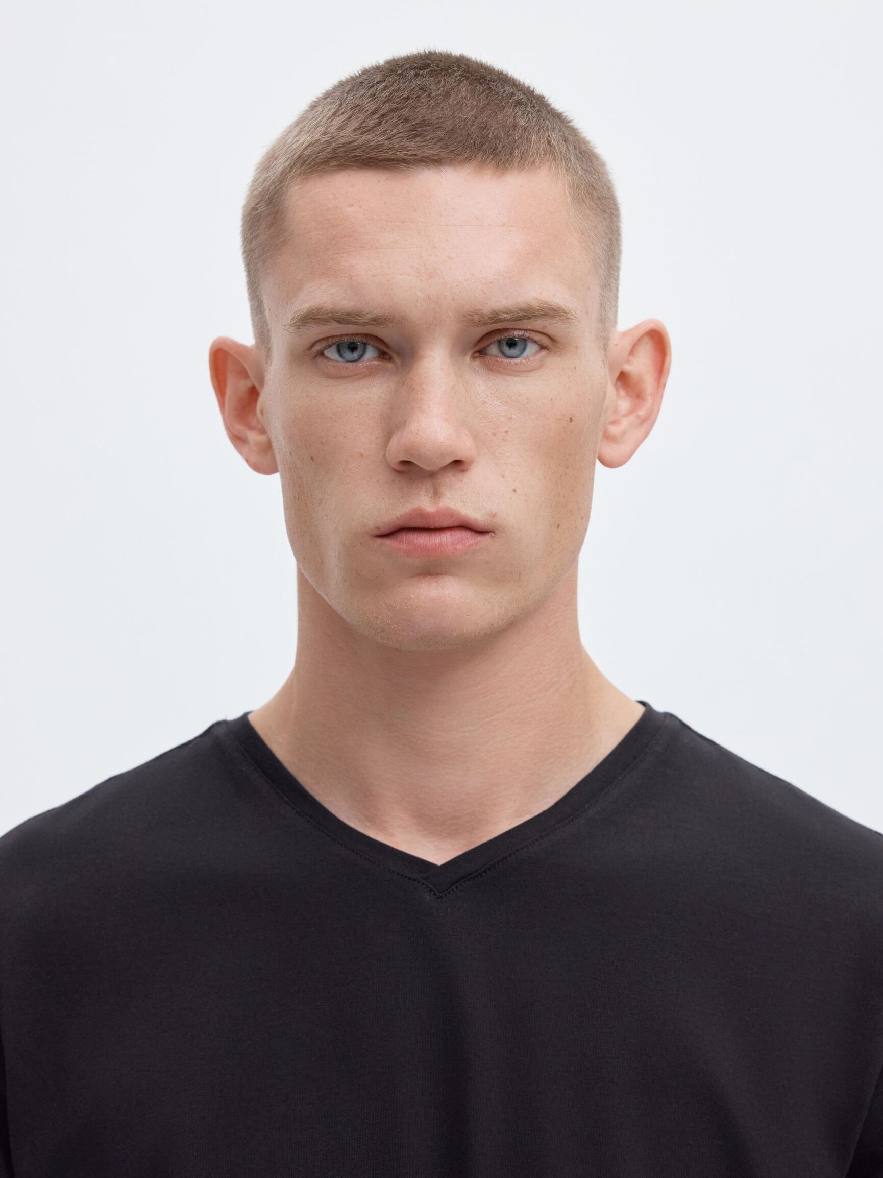 COL EN V T-SHIRT, Black, highres