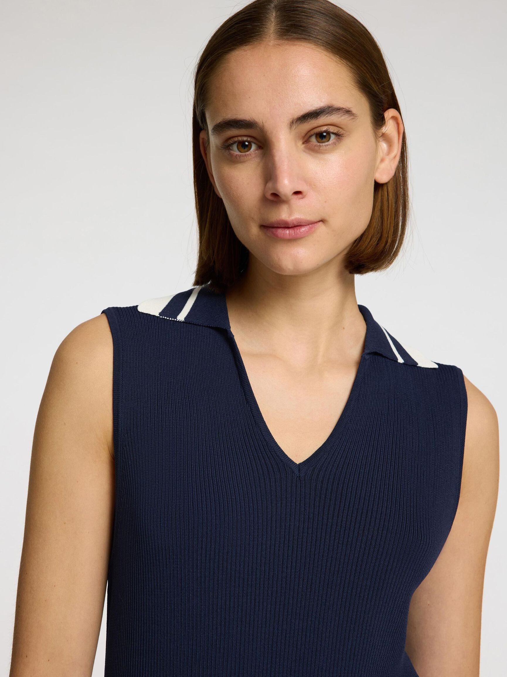 V-RINGNING ÄRMLÖS TOPP, Outer Space, highres