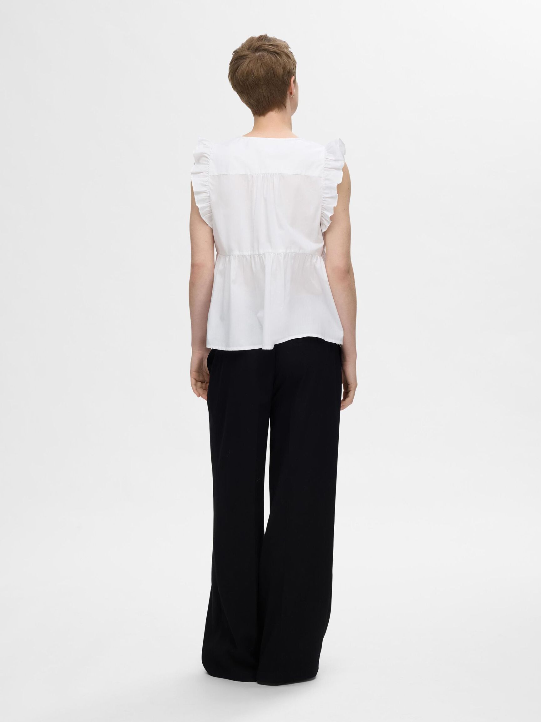 RUFFLED  TOP, Snow White, highres