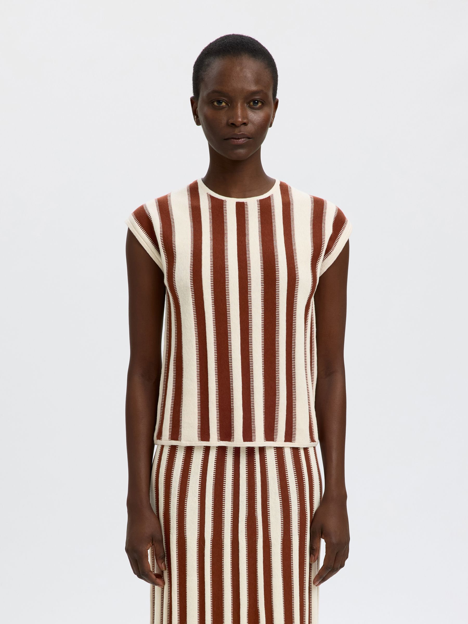 SLEEVELESS KNITTED TOP, Birch, highres