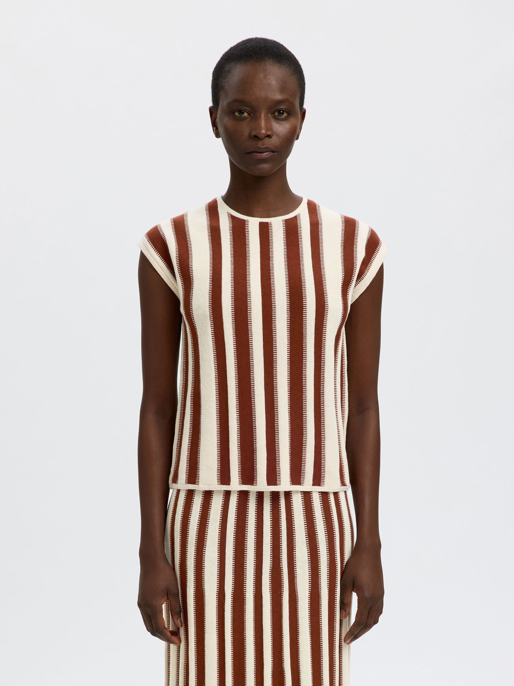 SLEEVELESS KNITTED TOP, Birch, highres