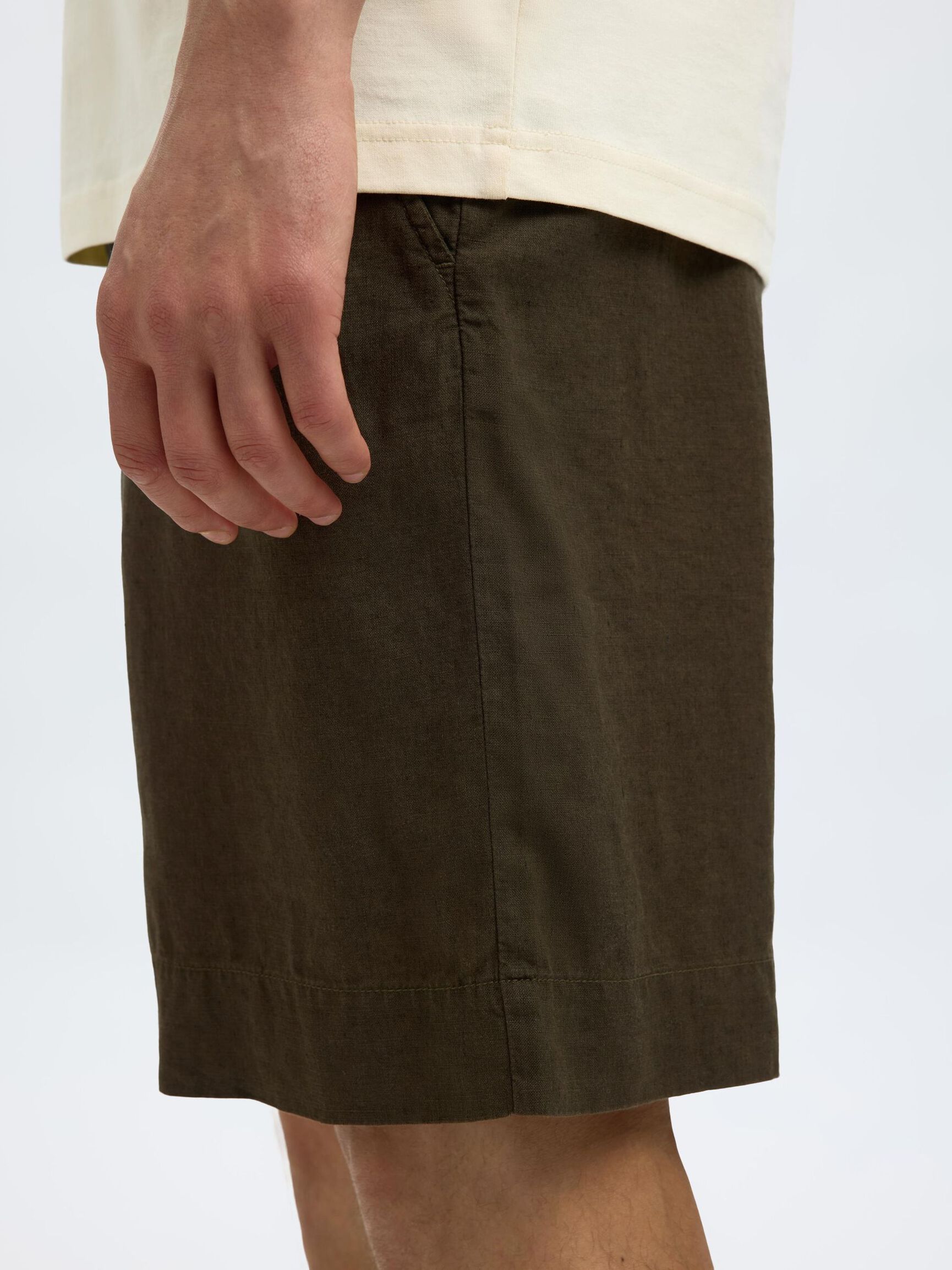 LOOSE FIT LINEN-BLEND SHORTS, Forest Night, highres