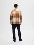 Selected CHECKED OVERSHIRT, Sugar Almond, highres - 16092270_SugarAlmond_004.jpg