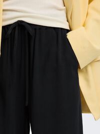 VISCOSE BLEND SHORTS, Black, highres