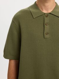 RELAXED FIT POLOHEMD AUS STRICK, Deep Lichen Green, highres