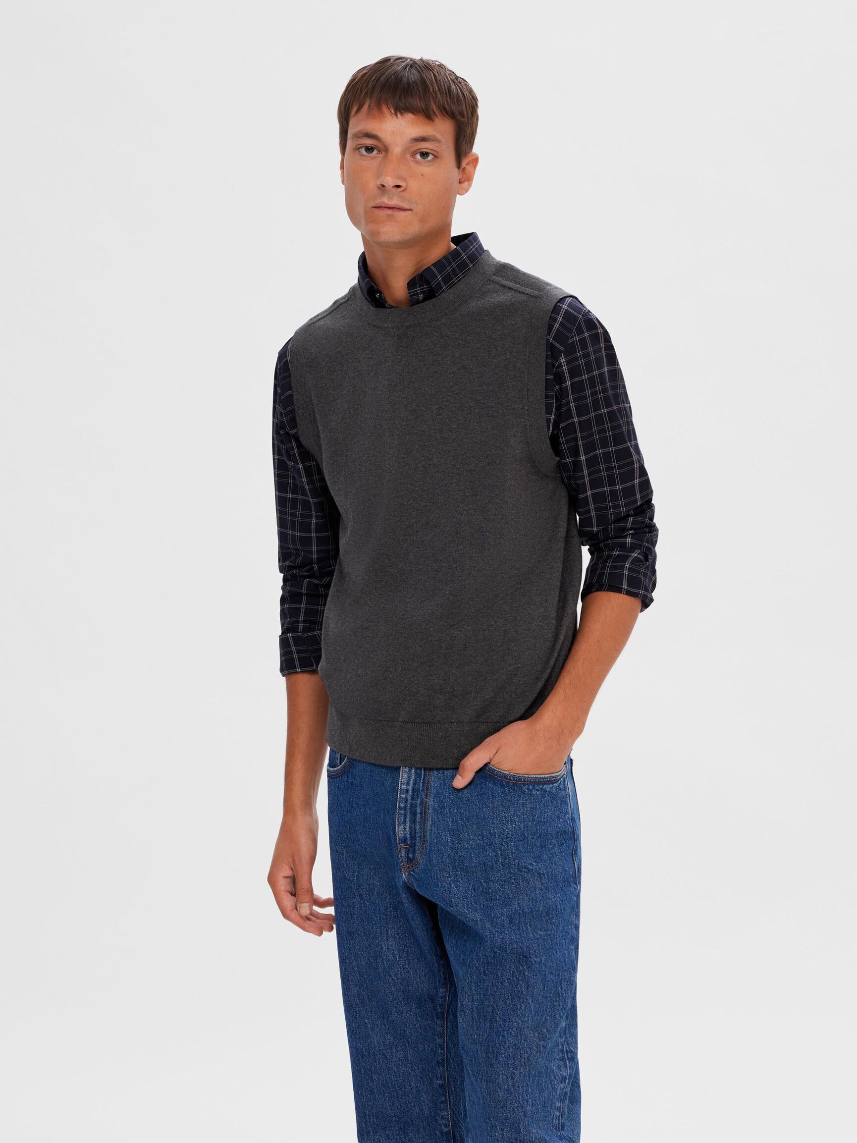 CLASSIC KNITTED VEST, Charcoal Gray, highres