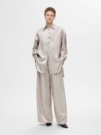 MANCHES LONGUES CHEMISE EN SATIN, Dove, highres