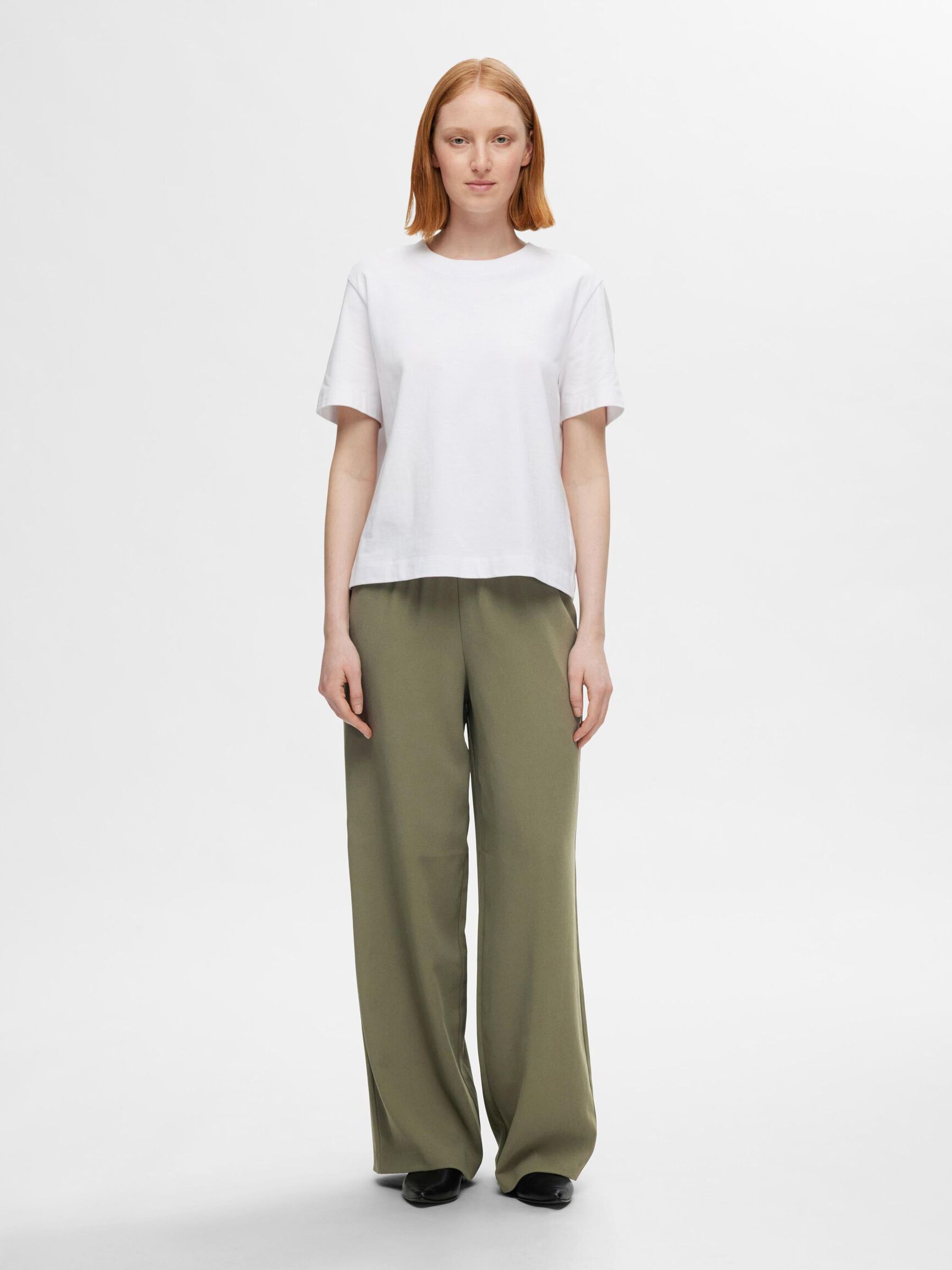 KLASSISCHE HOSE MIT WEITEM BEIN, Kalamata, highres