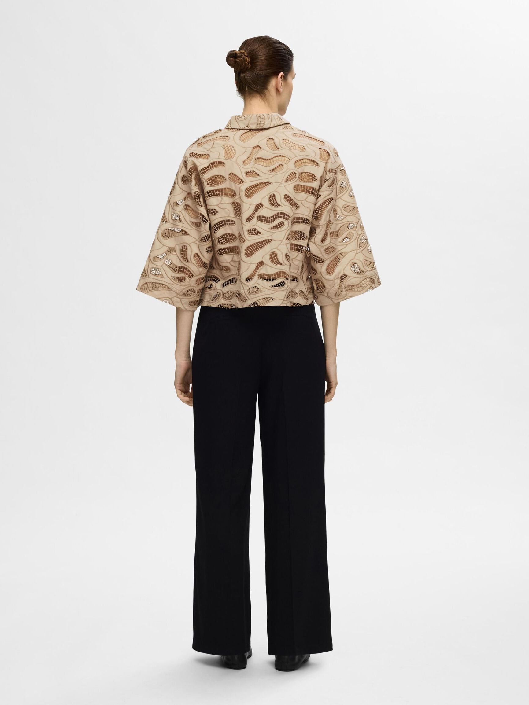 BRODERIE ANGLAISE CROPPED SHIRT, Humus, highres