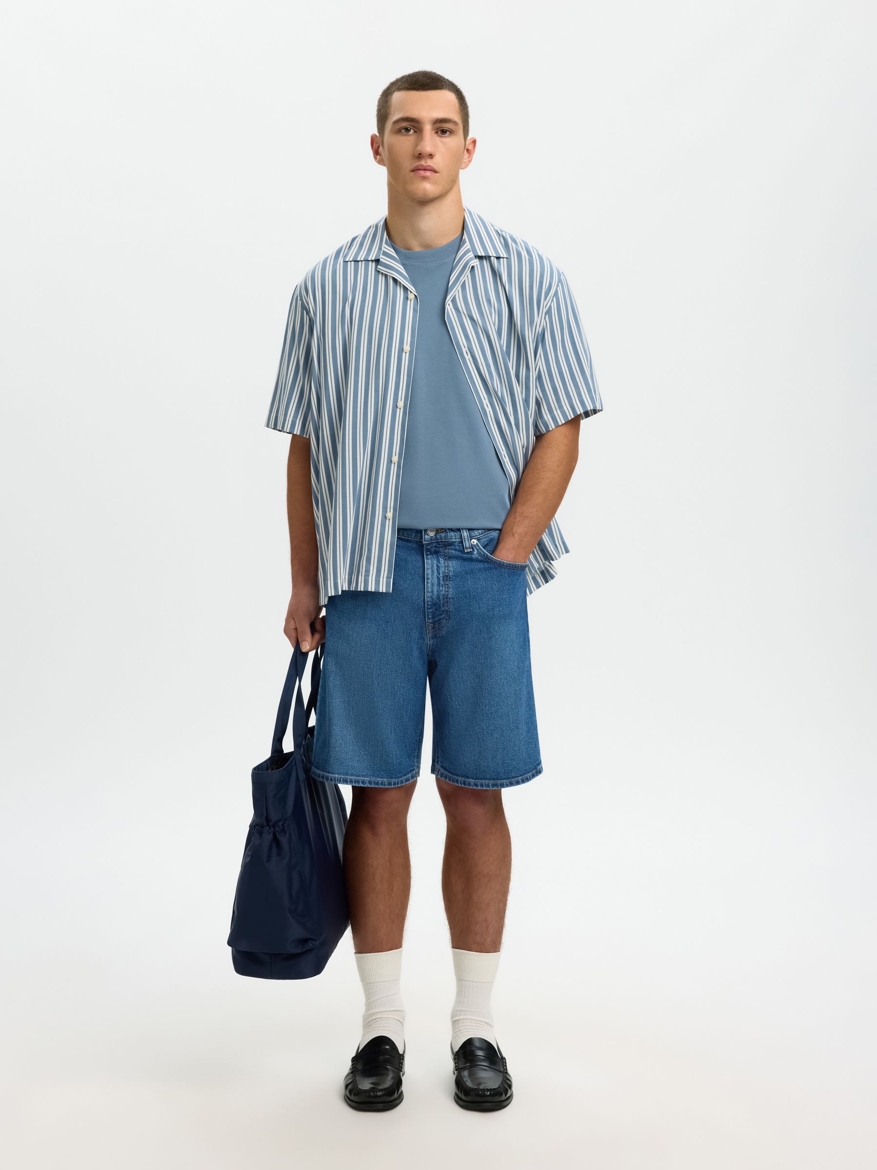 COUPE CLASSIQUE SHORTS EN JEAN, Medium Blue Denim, highres