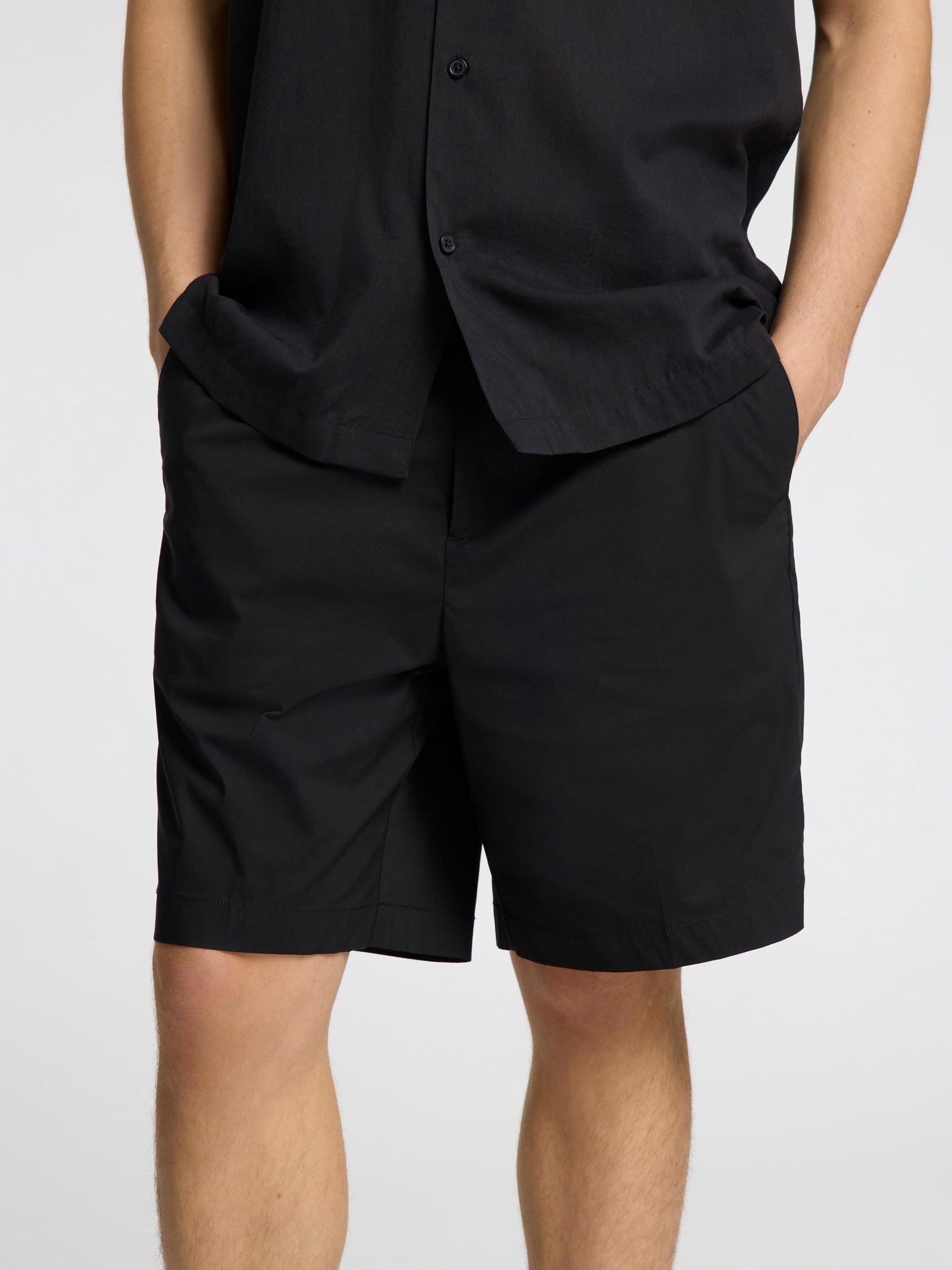 REGULAR FIT CHINO SHORTS, Black, highres
