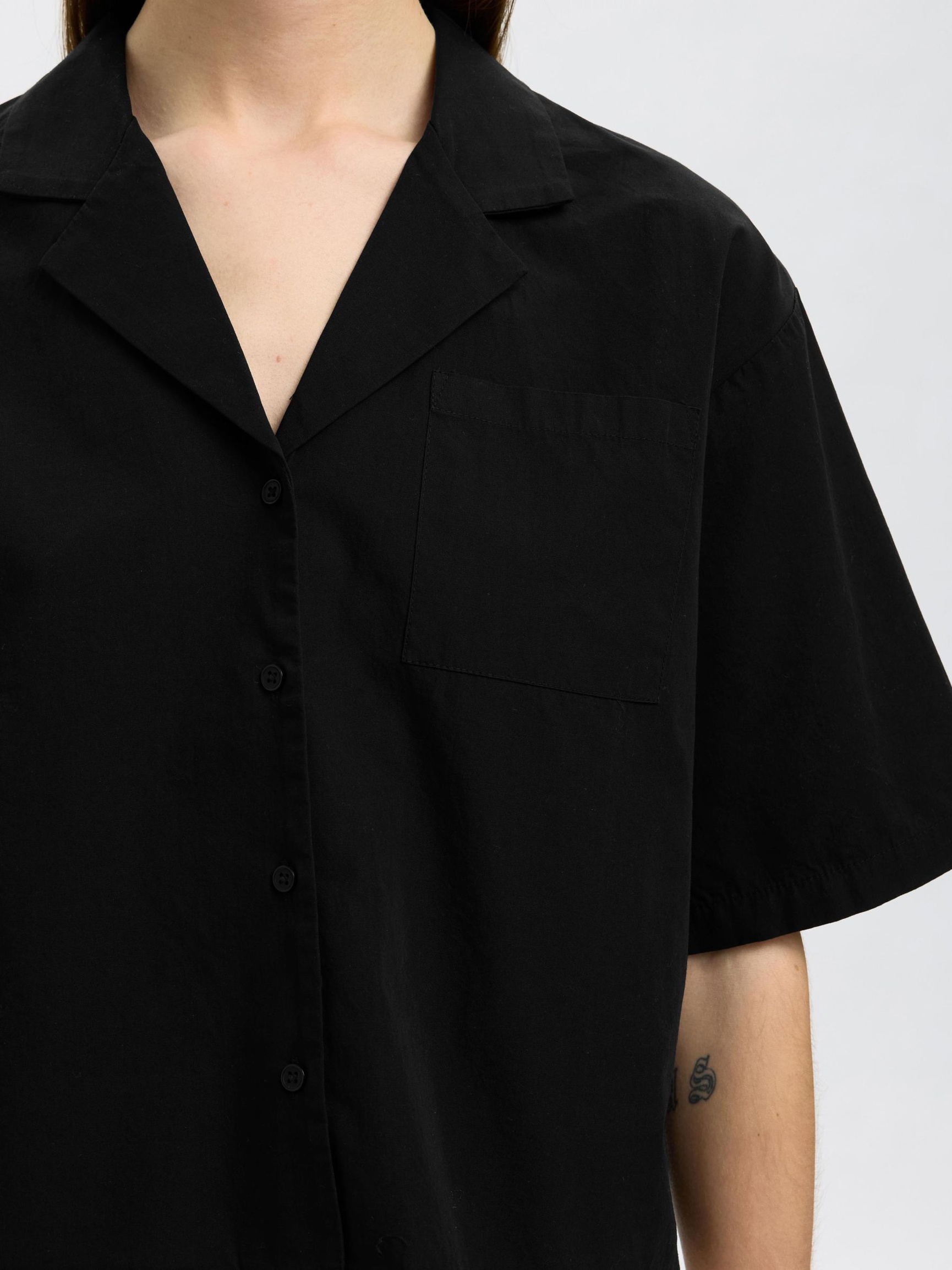 SHORT SLEEVED CROPPED SHIRT, Black, highres