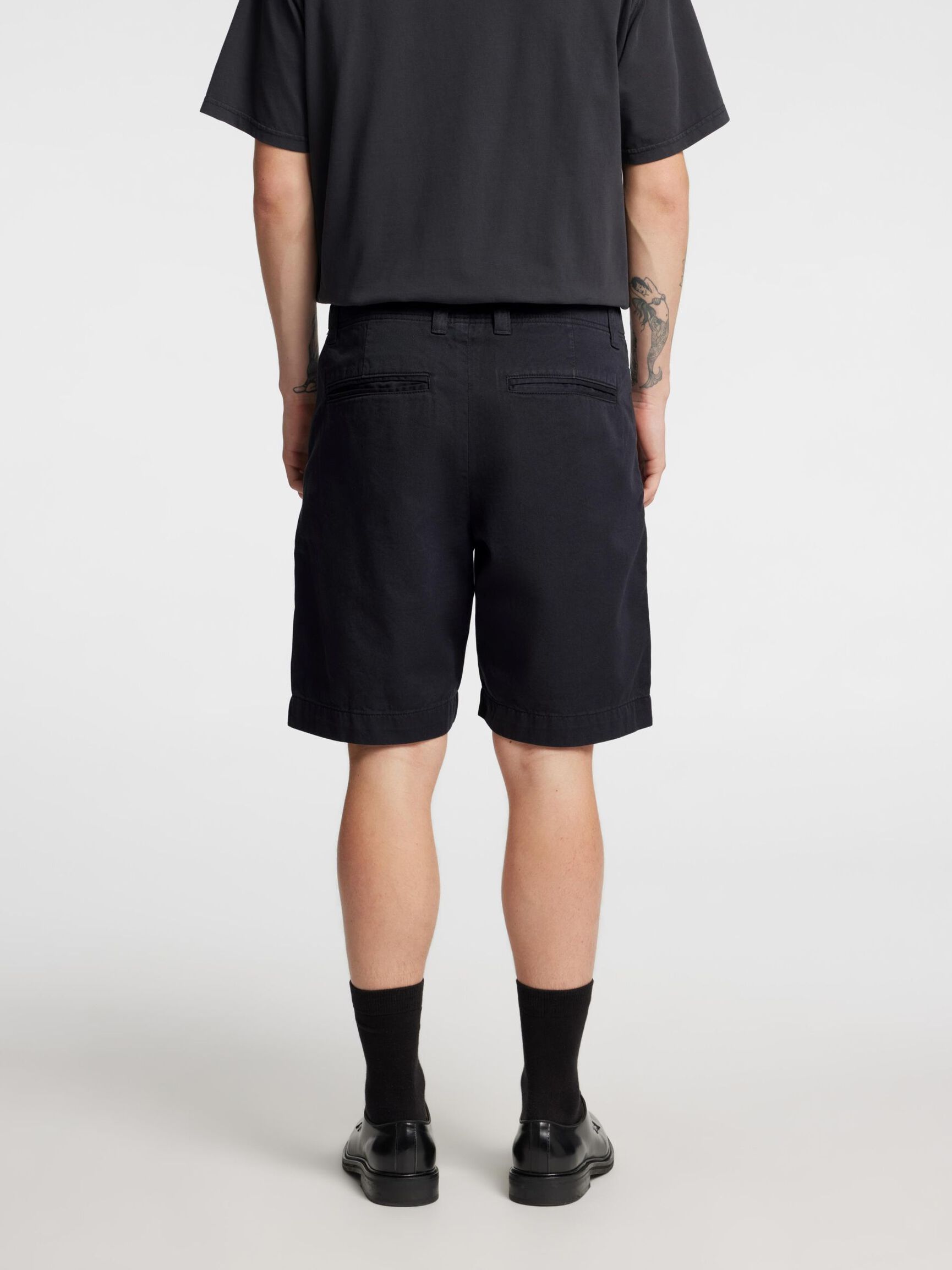 LOOSE FIT CHINO SHORTS, Phantom, highres