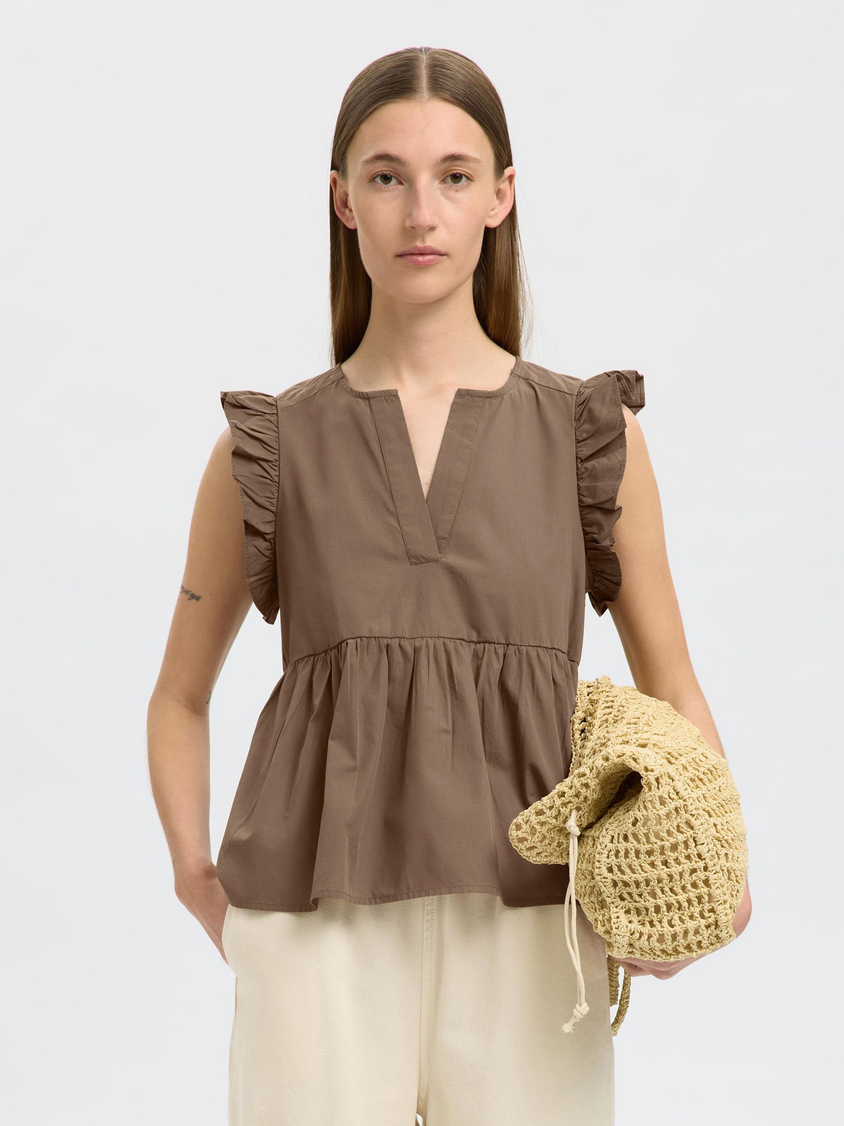 RUFFLED TOP, Coca Mocha, highres