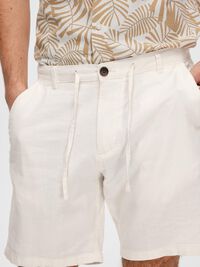 SHORTS, Cloud Dancer, highres