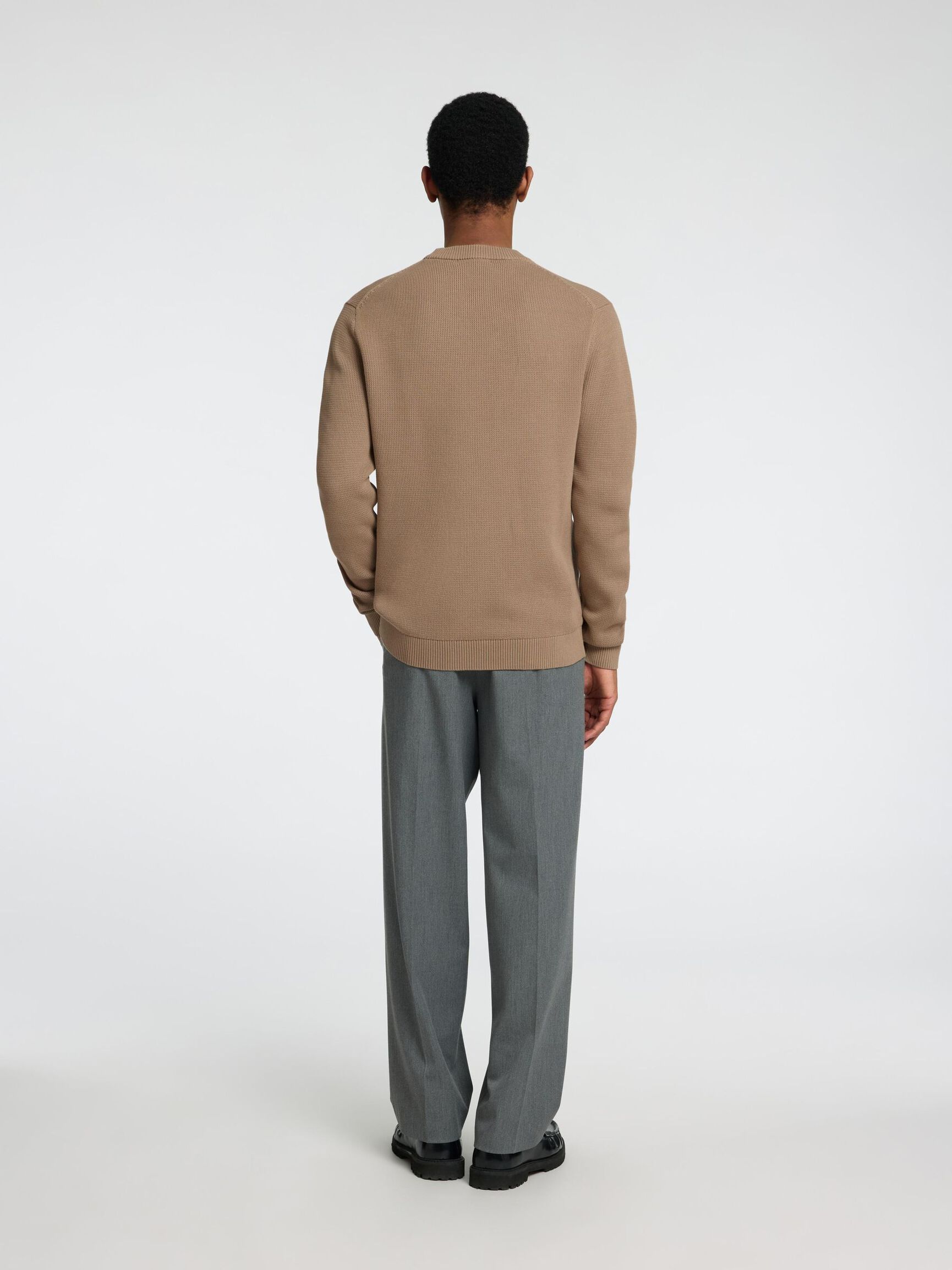 SWETER, Greige, highres