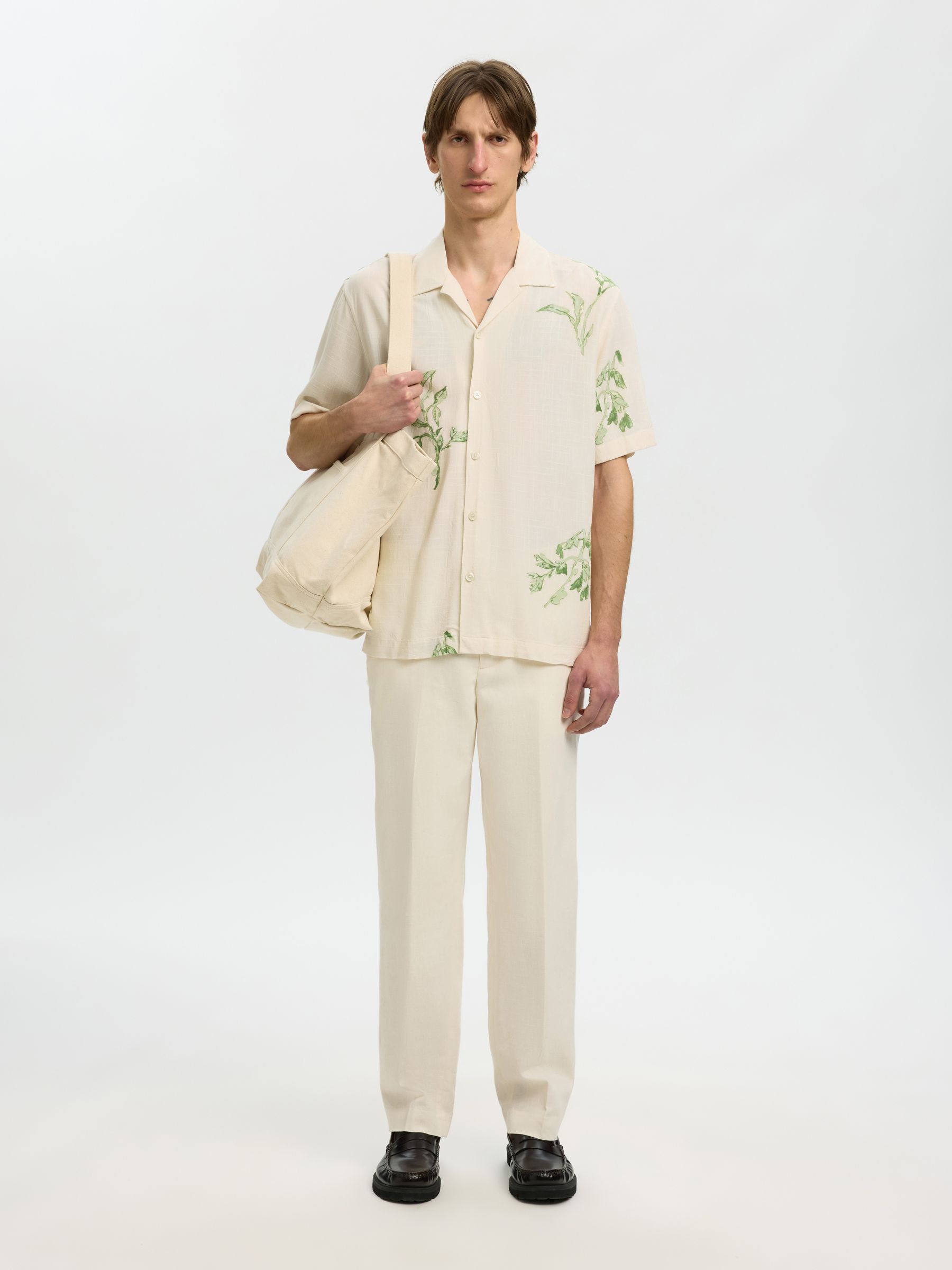 REGULAR FIT SHORT SLEEVED SHIRT, Egret, highres