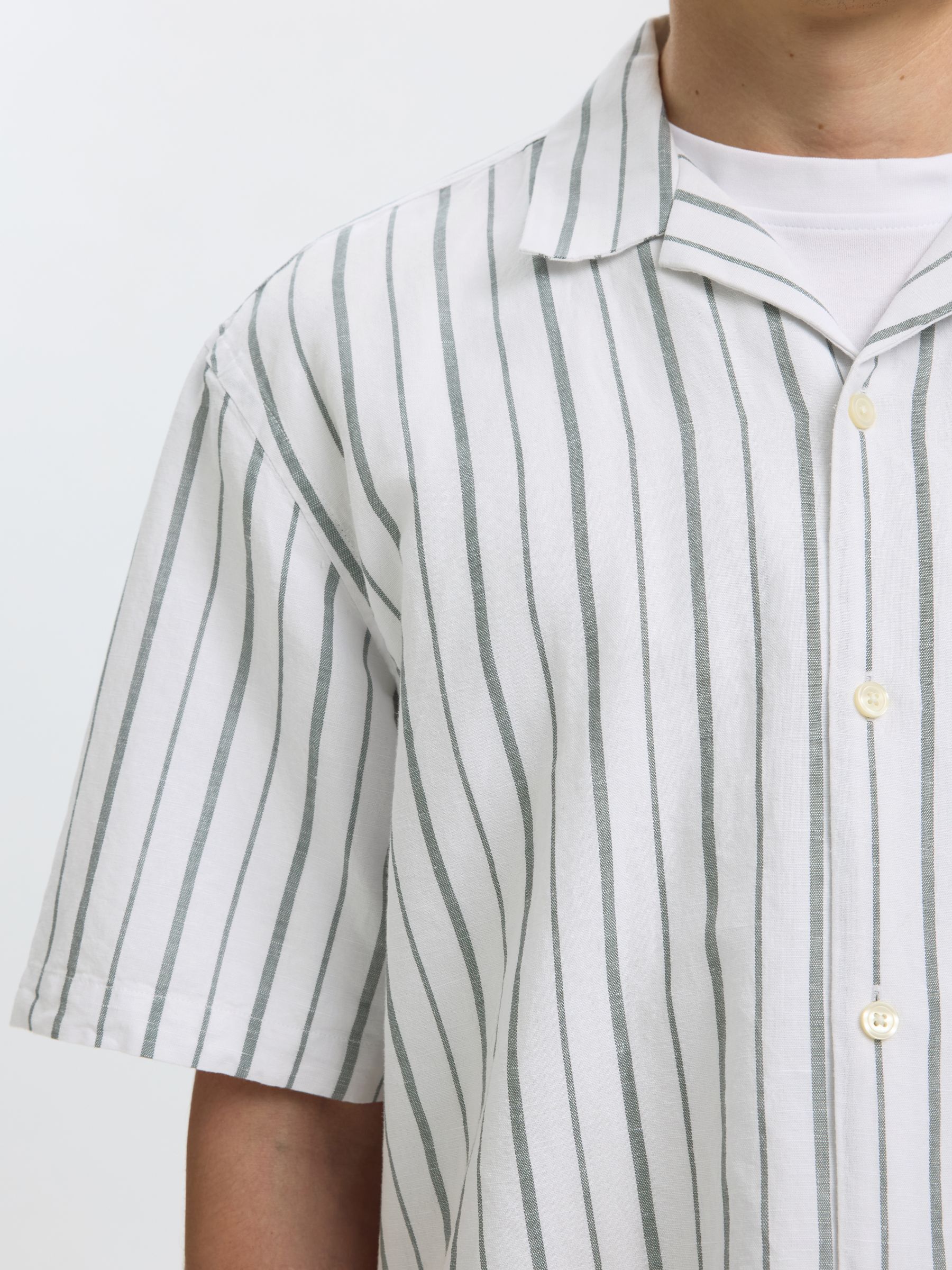 LYHYTHIHAINEN PAITA, Bright White, highres