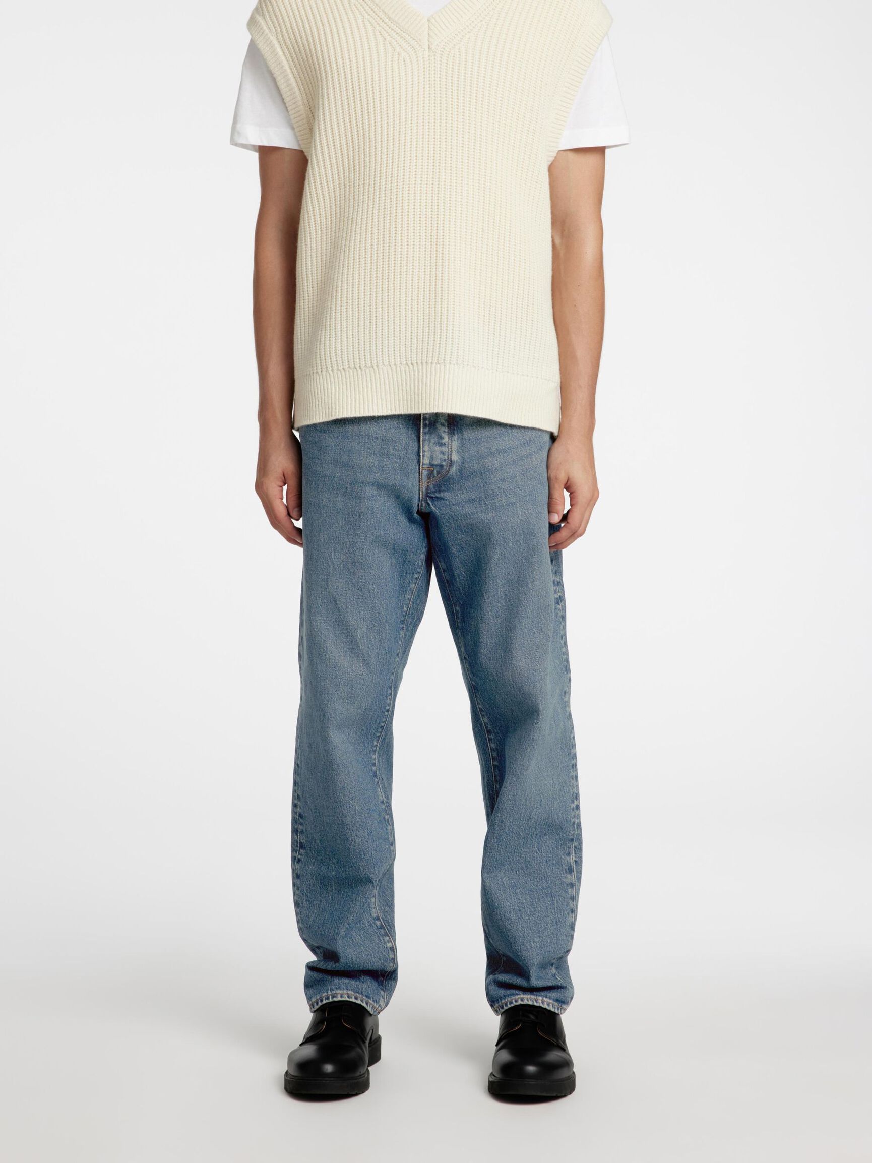 LIGHT WASH REGULAR TAPERED FIT JEANS, Blue Denim, highres