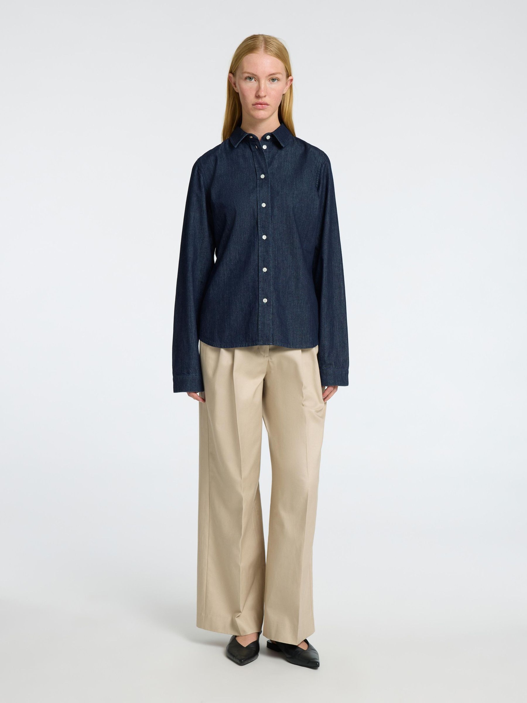 LÅNGÄRMAD FIGURSYDD JEANSSKJORTA, Dark Blue Denim, highres