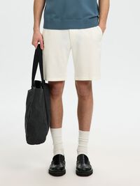 COMFORT FIT SHORTS, Cloud Dancer, highres