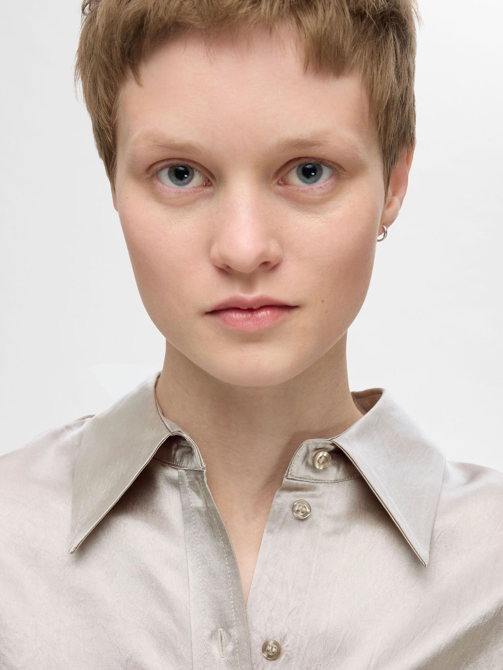 MANCHES LONGUES CHEMISE EN SATIN, Dove, highres