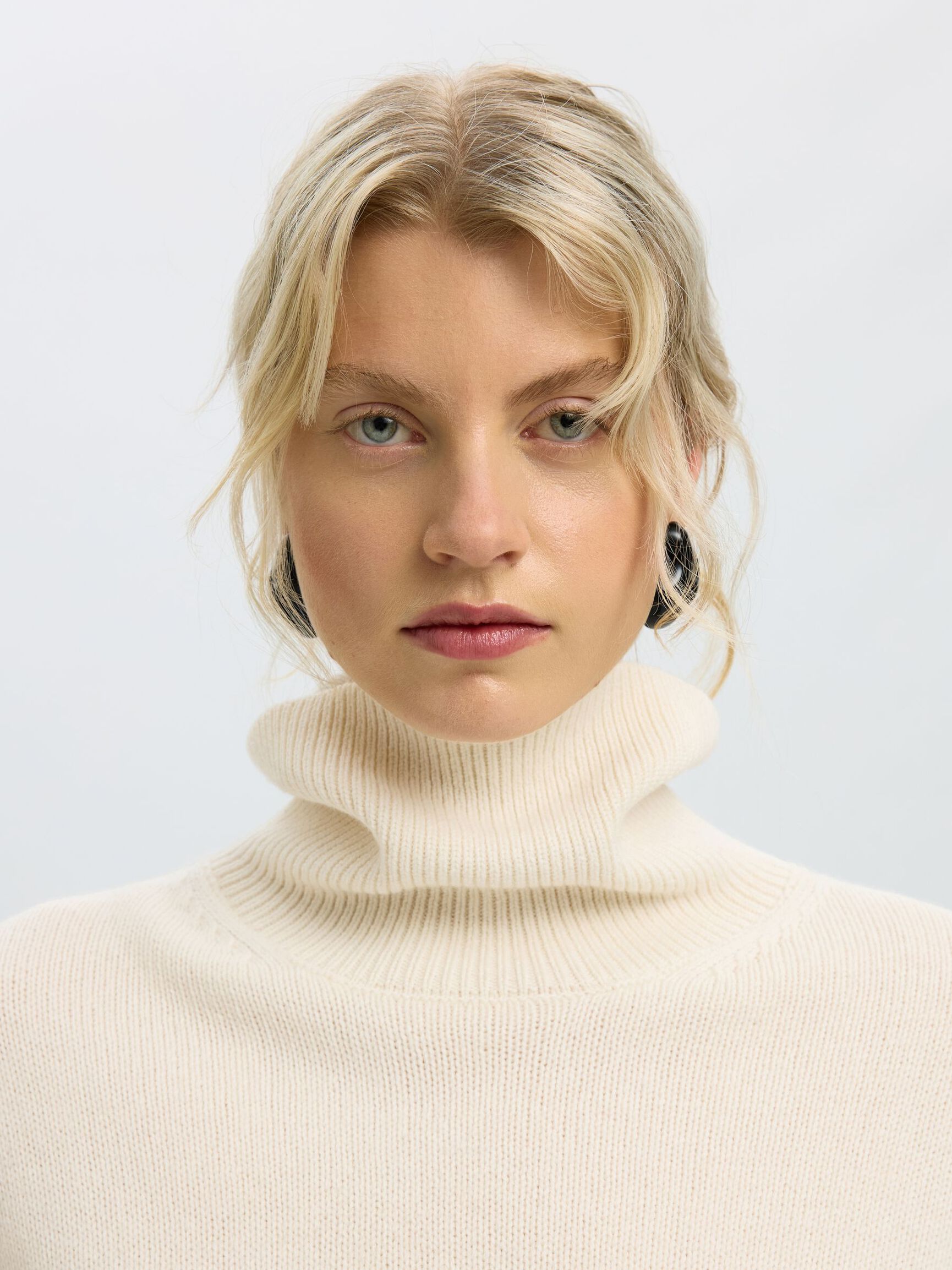 WOOL BLEND TURTLENECK, Egret, highres
