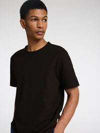 KLASSISCHES T-SHIRT, Black, highres
