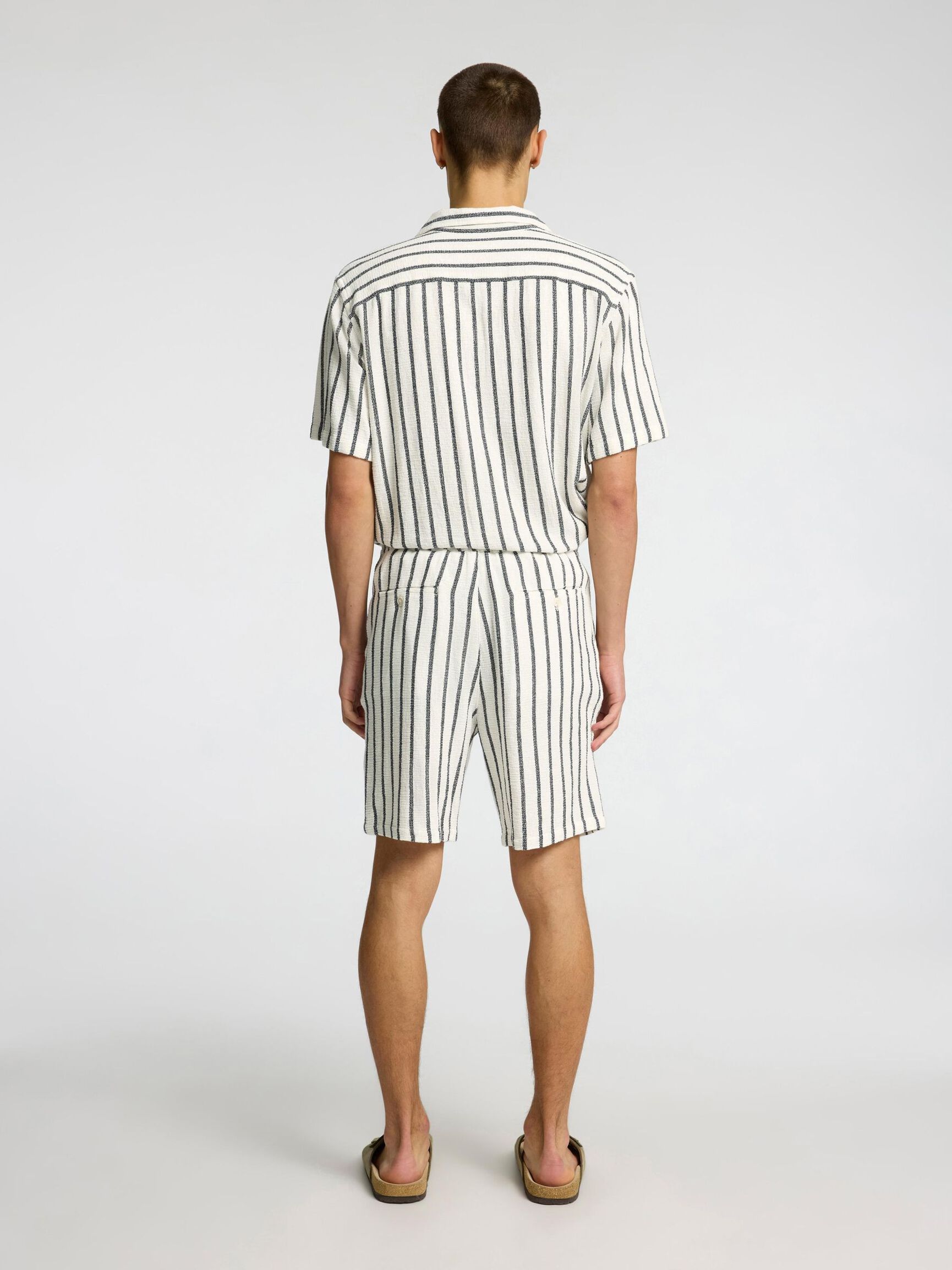 EN COTON RAYÉ SHORT, Egret, highres