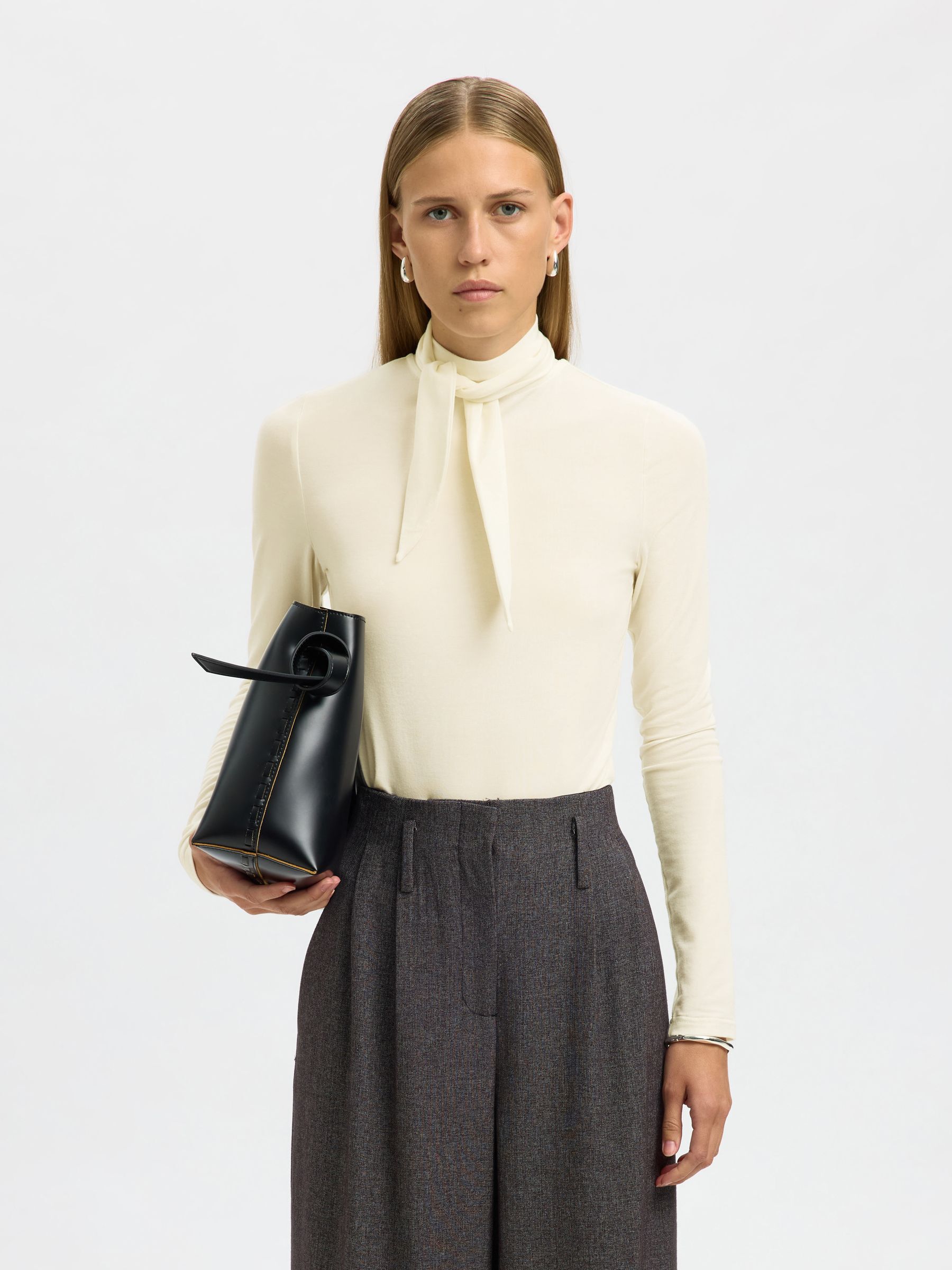 HOGE KRAAG TOP MET LANGE MOUWEN, Egret, highres