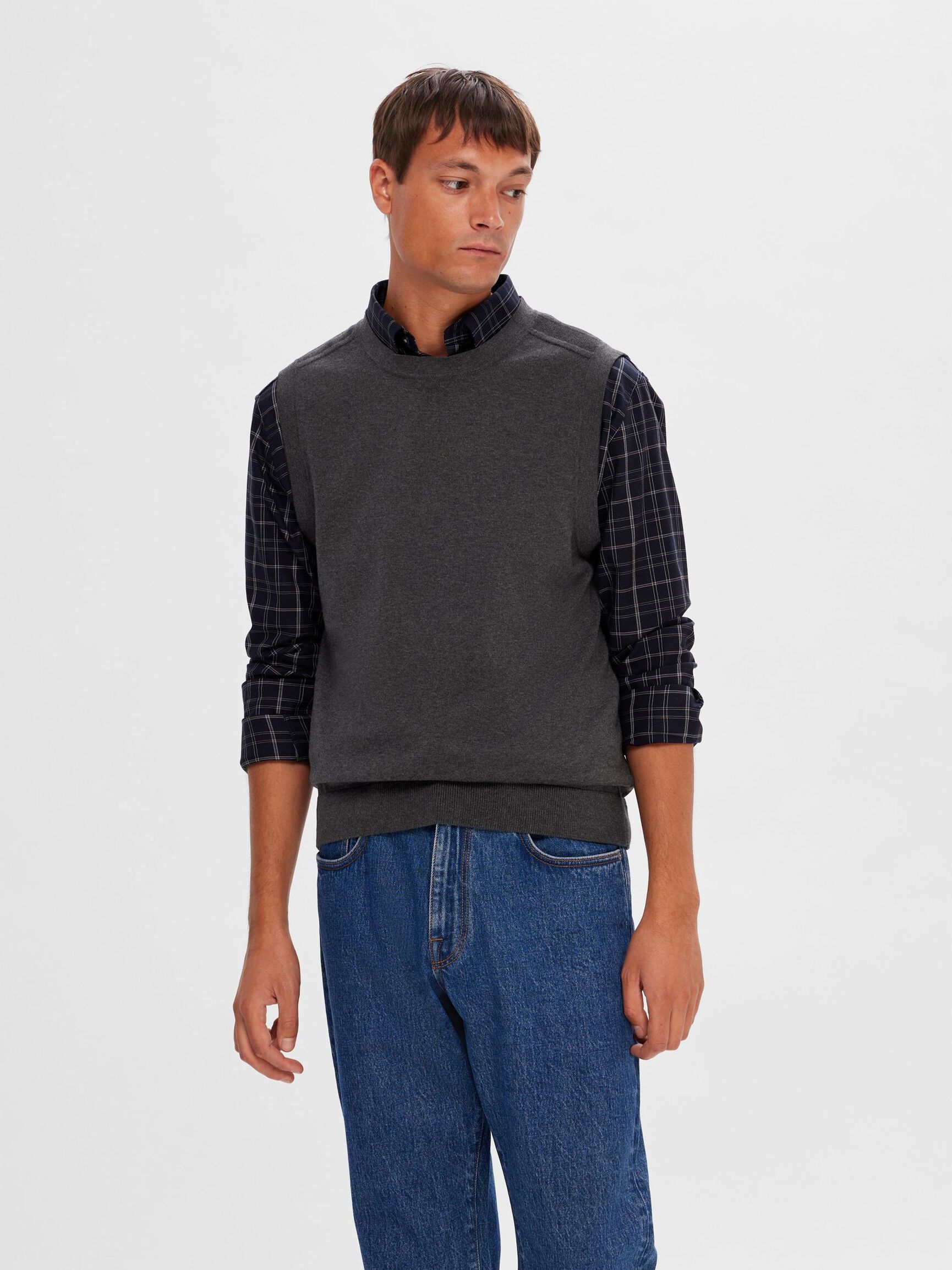 CLASSIC KNITTED VEST, Charcoal Gray, highres
