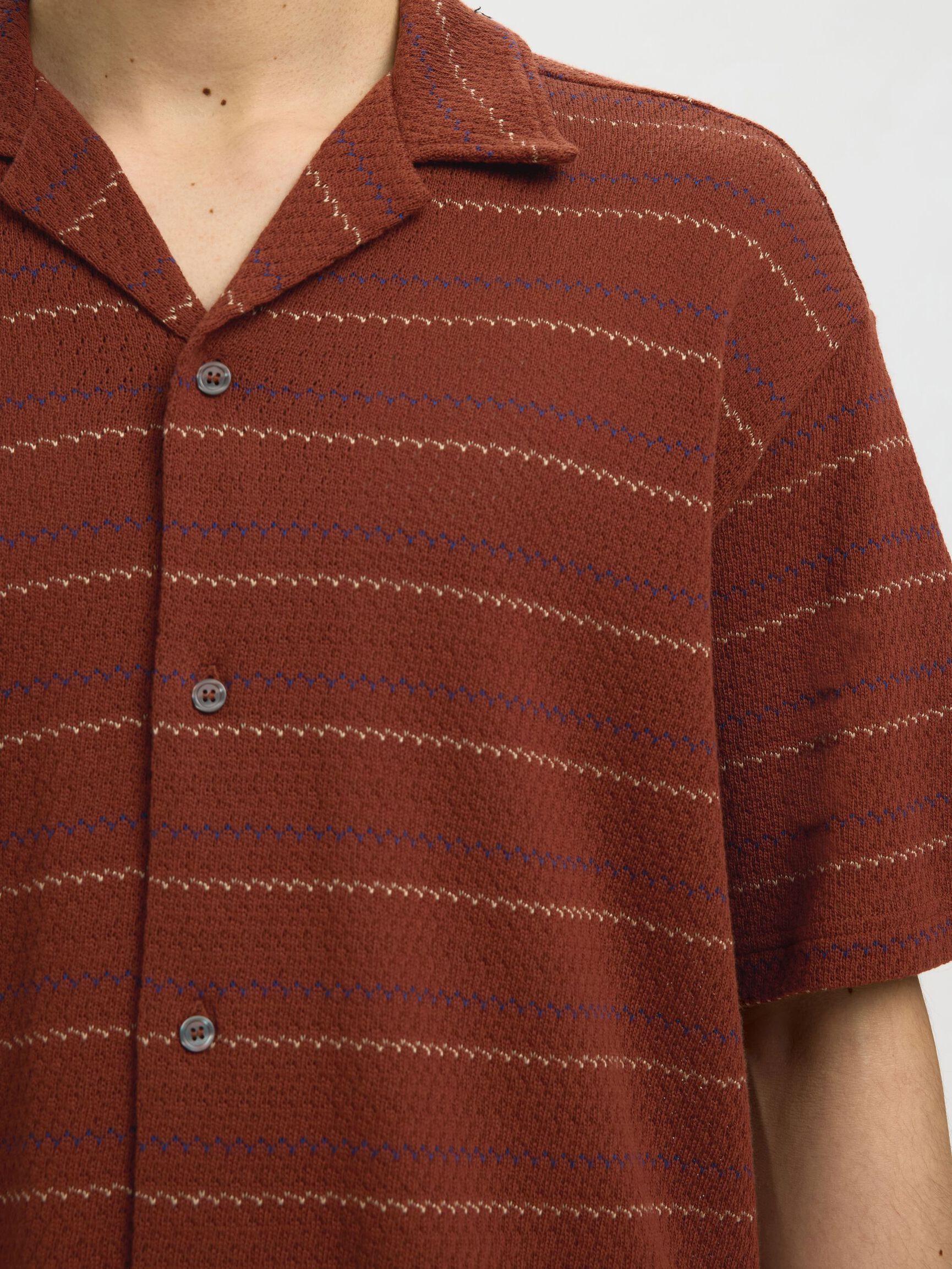 REGULAR FIT SHORT SLEEVED SHIRT, Cherry Mahogany, highres