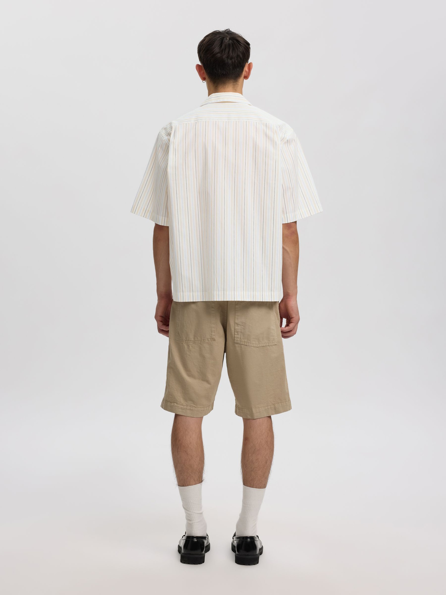 BOXY FIT SHORT SLEEVED SHIRT, Egret, highres