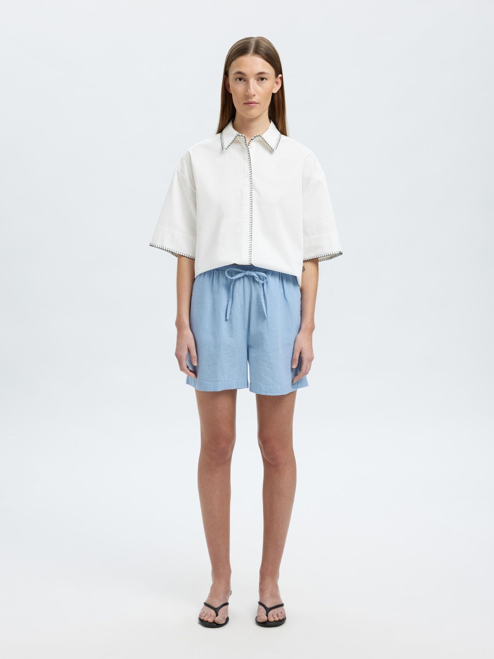MID WAIST LINEN-BLEND SHORTS, Cashmere Blue, highres