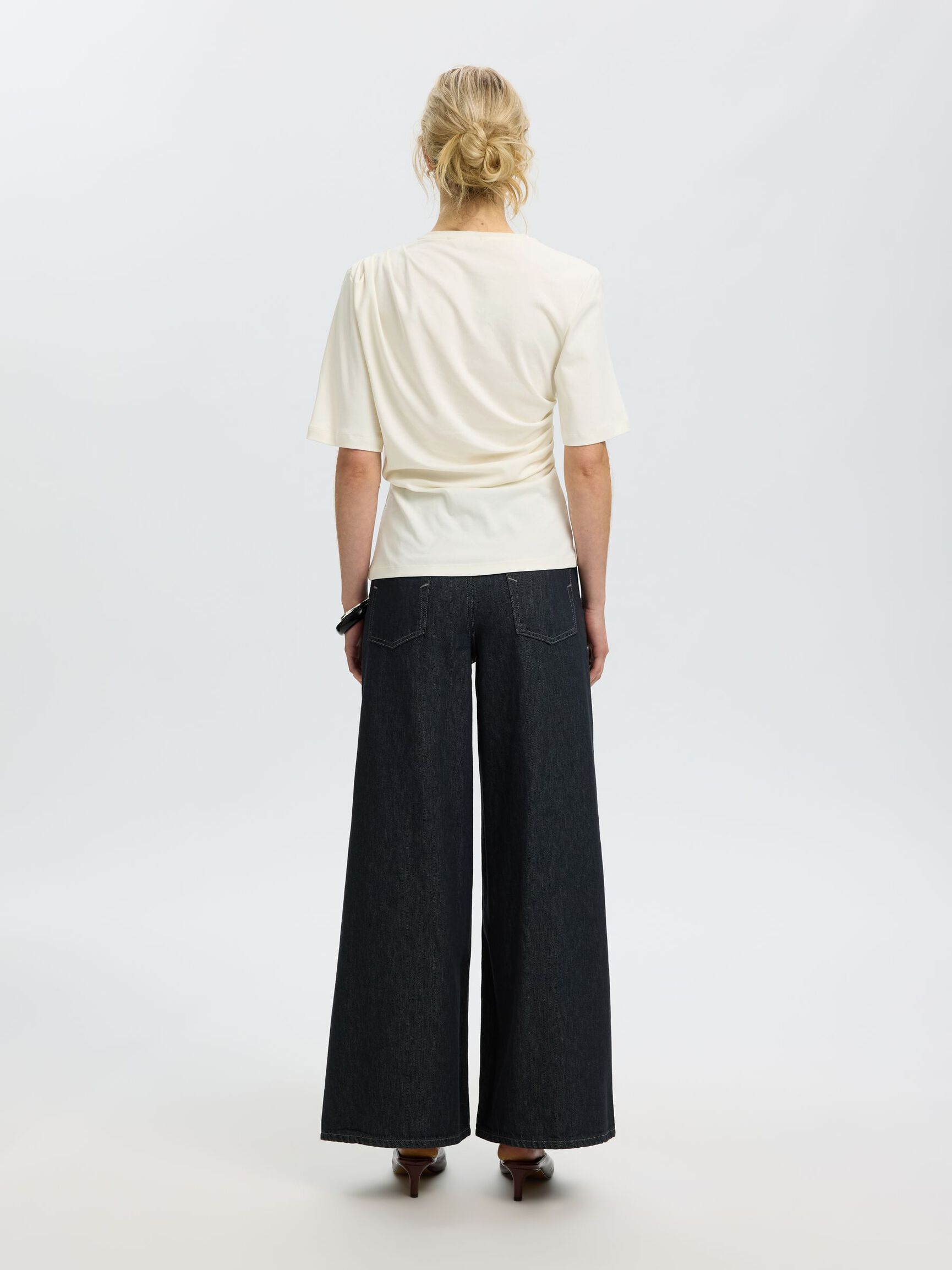 GATHERED T-SHIRT, Egret, highres