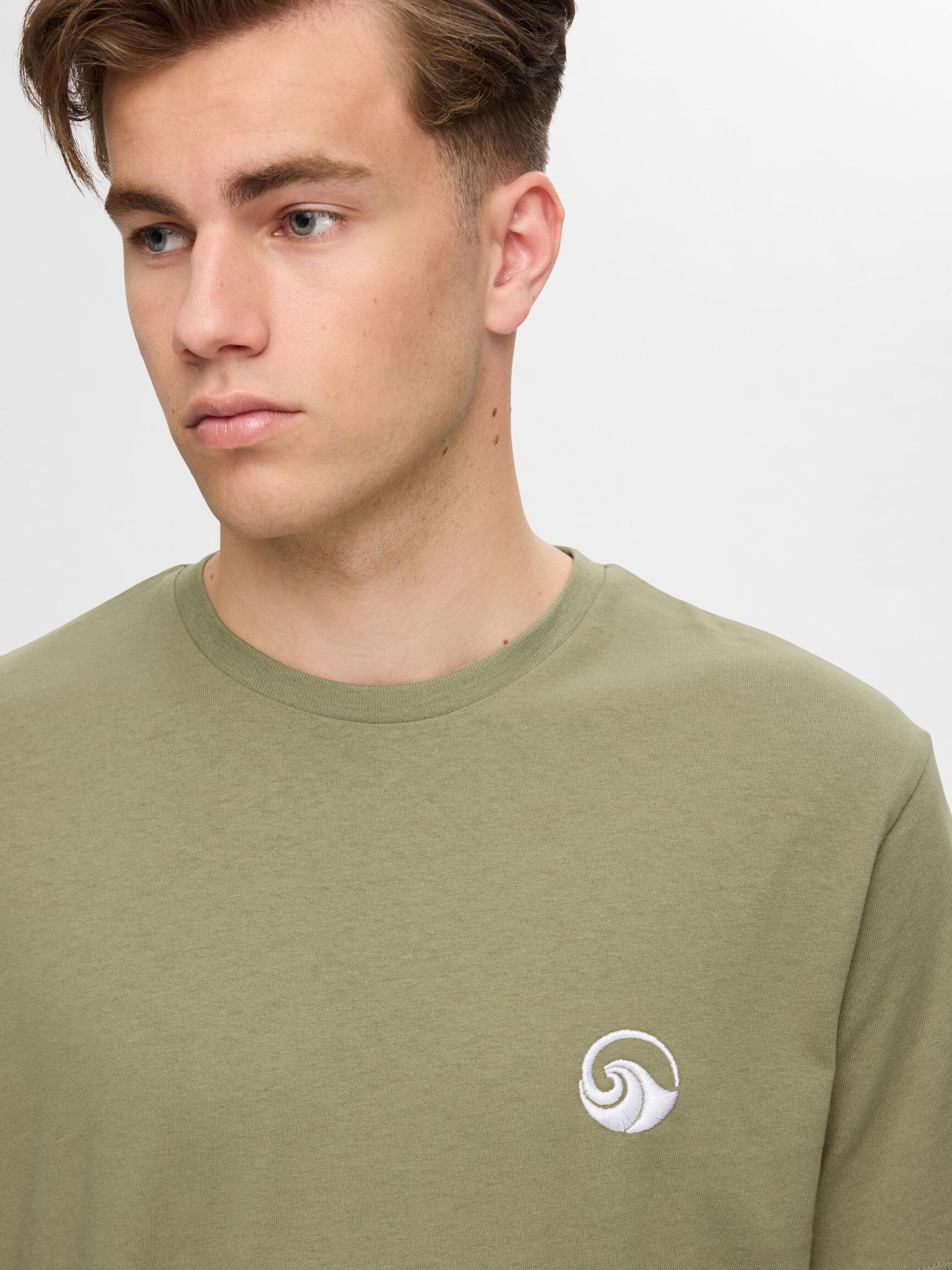 EMBROIDERED T-SHIRT, Vetiver, highres