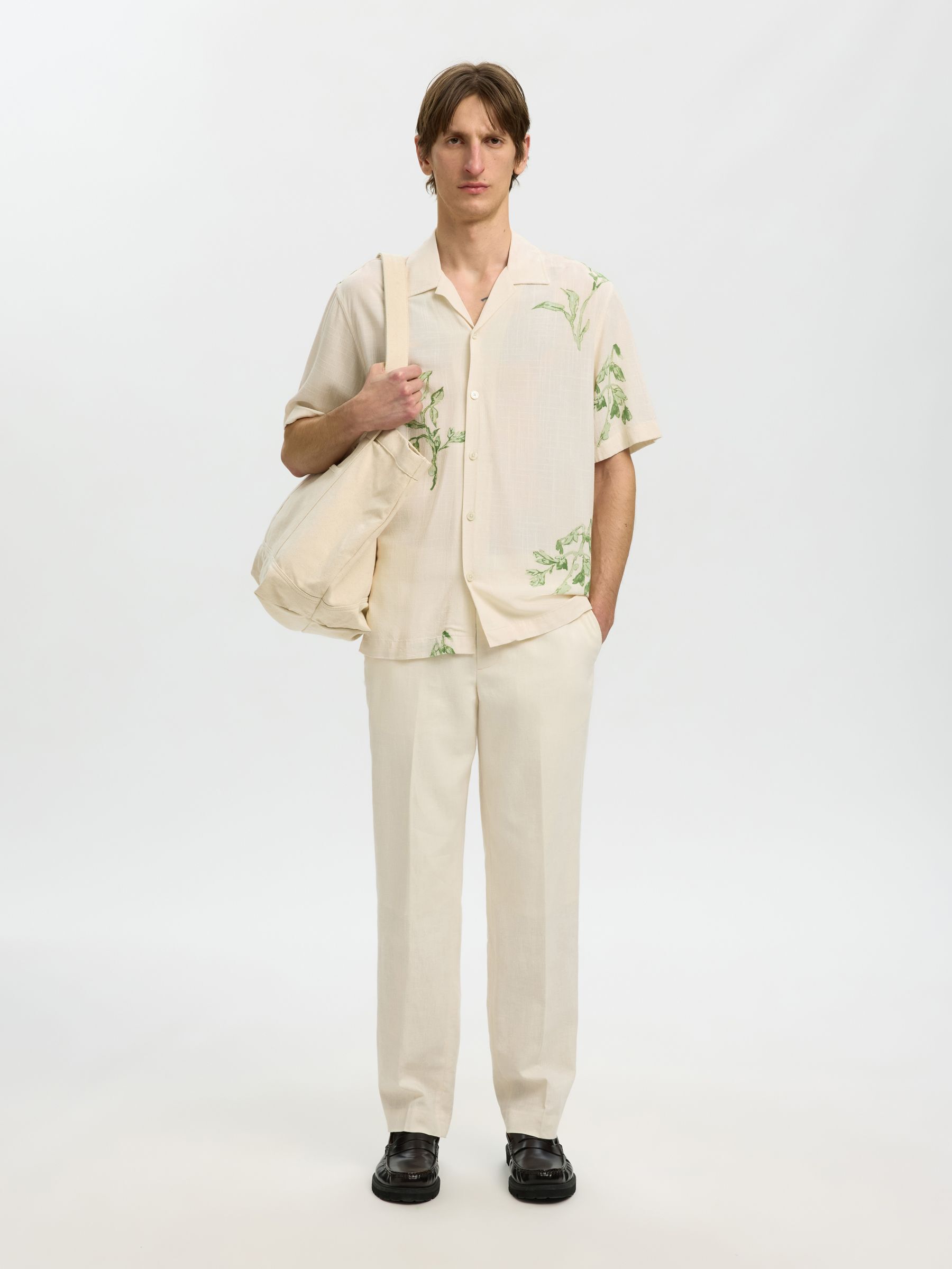 REGULAR FIT SHORT SLEEVED SHIRT, Egret, highres
