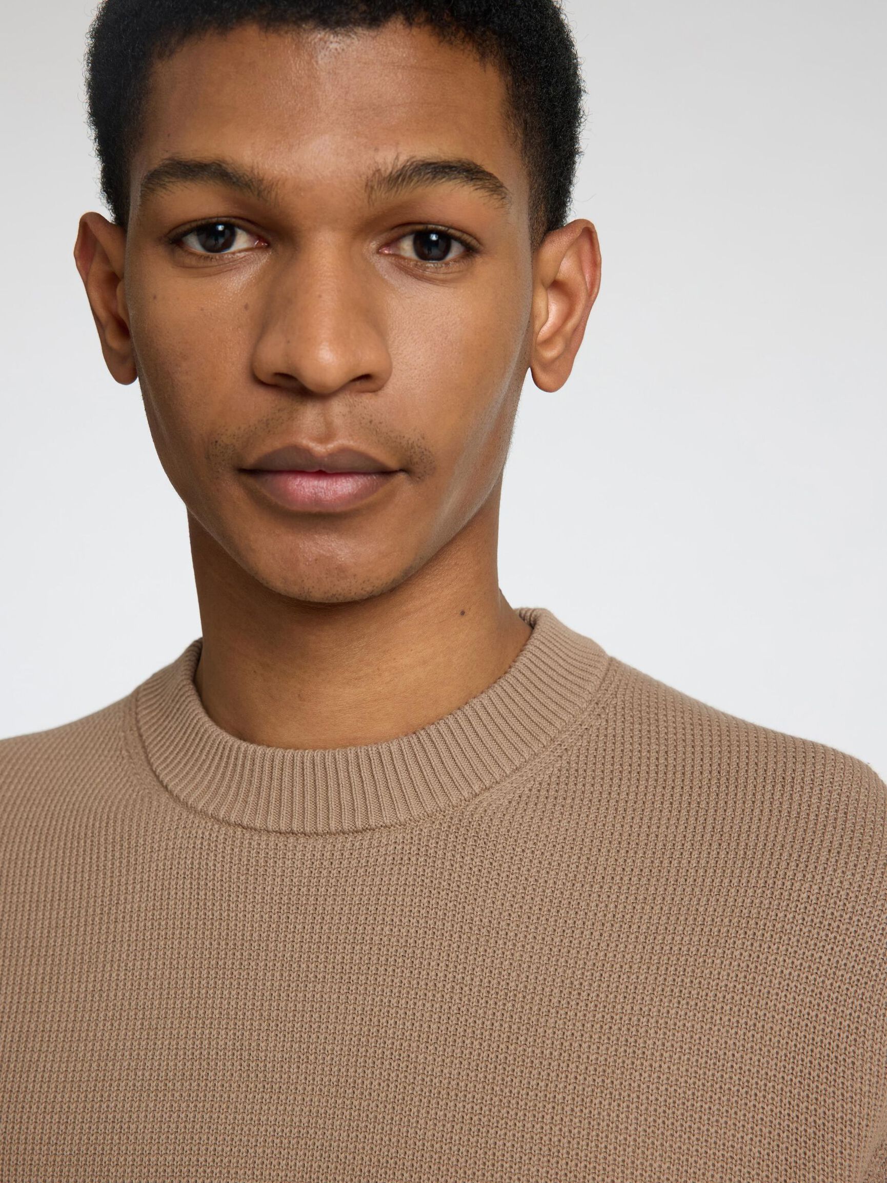 SWETER, Greige, highres