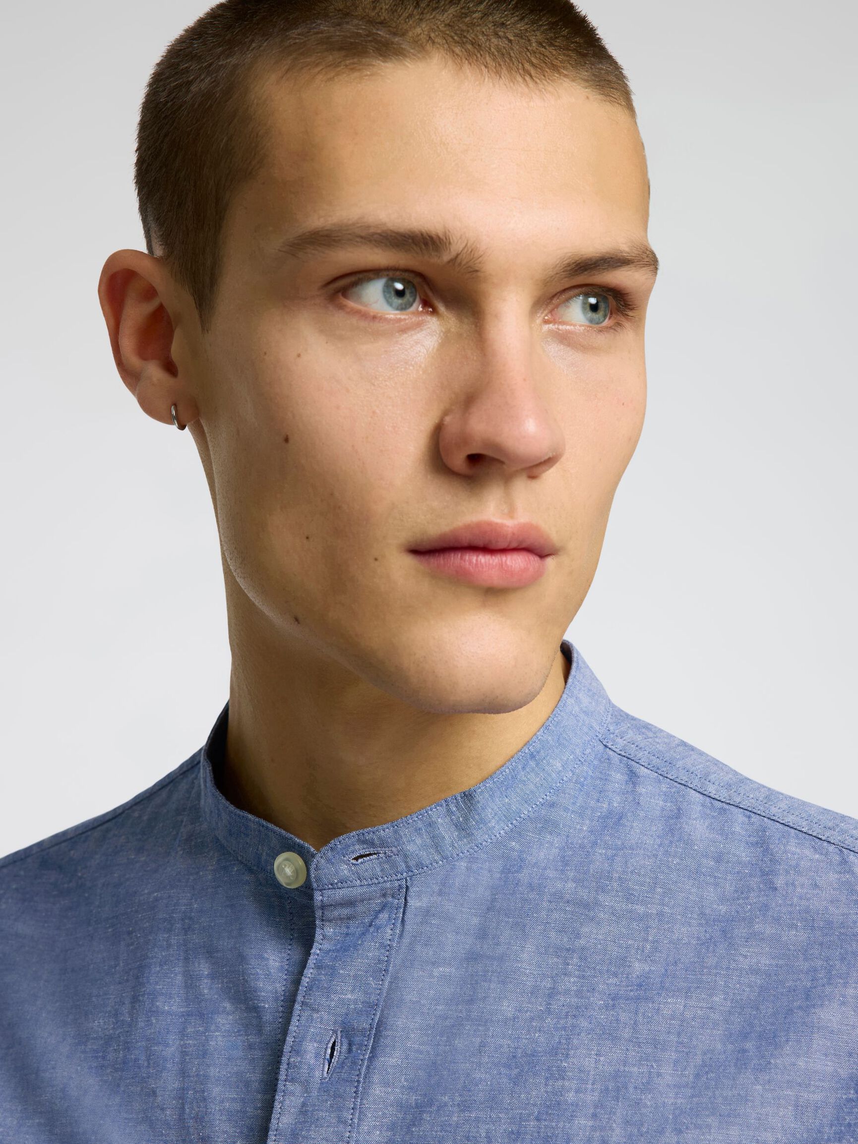 LONG-SLEEVED LINEN BLEND SHIRT, Medium Blue Denim, highres