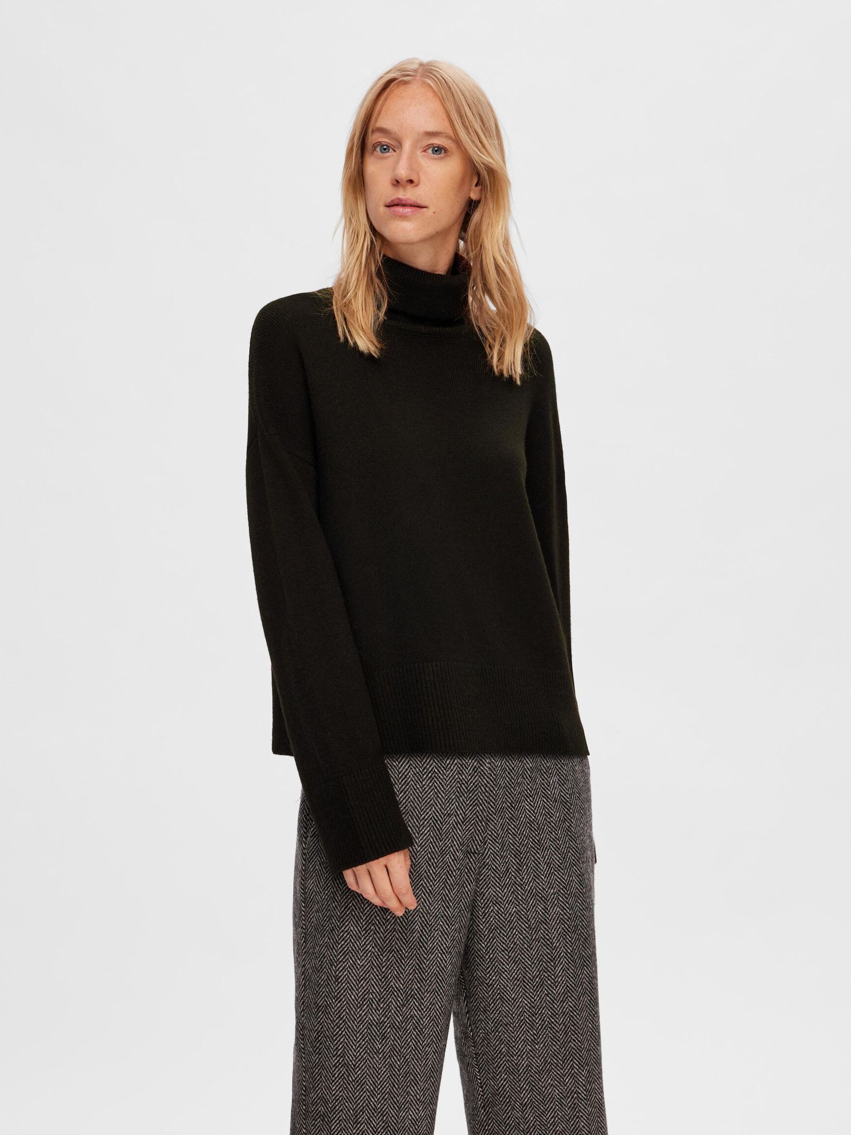 ULLBLANDING RULLEHALS GENSER, Black, highres