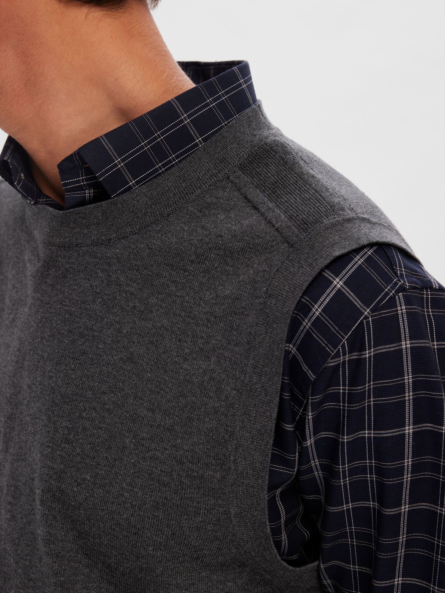 CLASSIC KNITTED VEST, Charcoal Gray, highres
