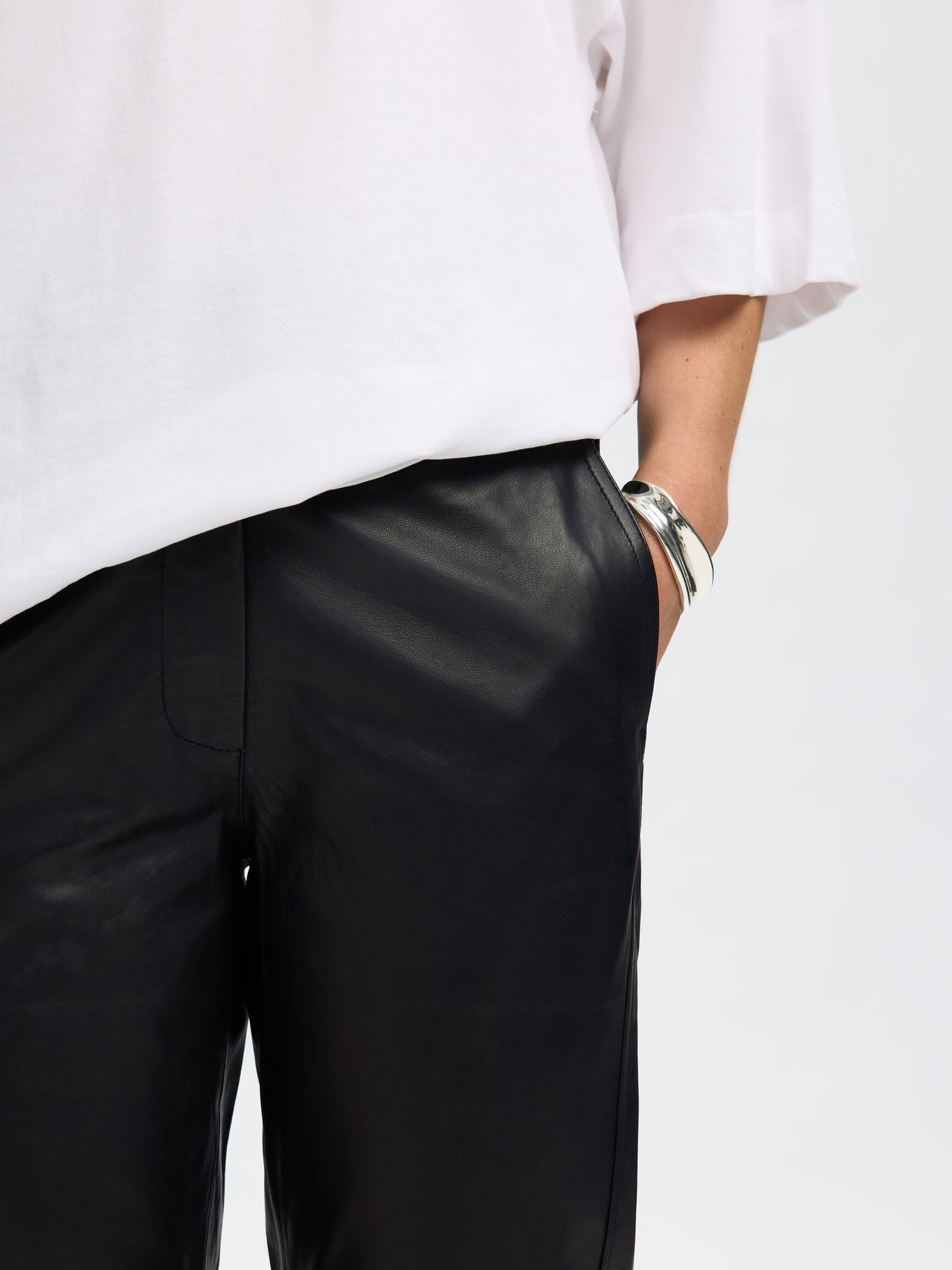 FUSELÉ PANTALON EN CUIR, Black, highres