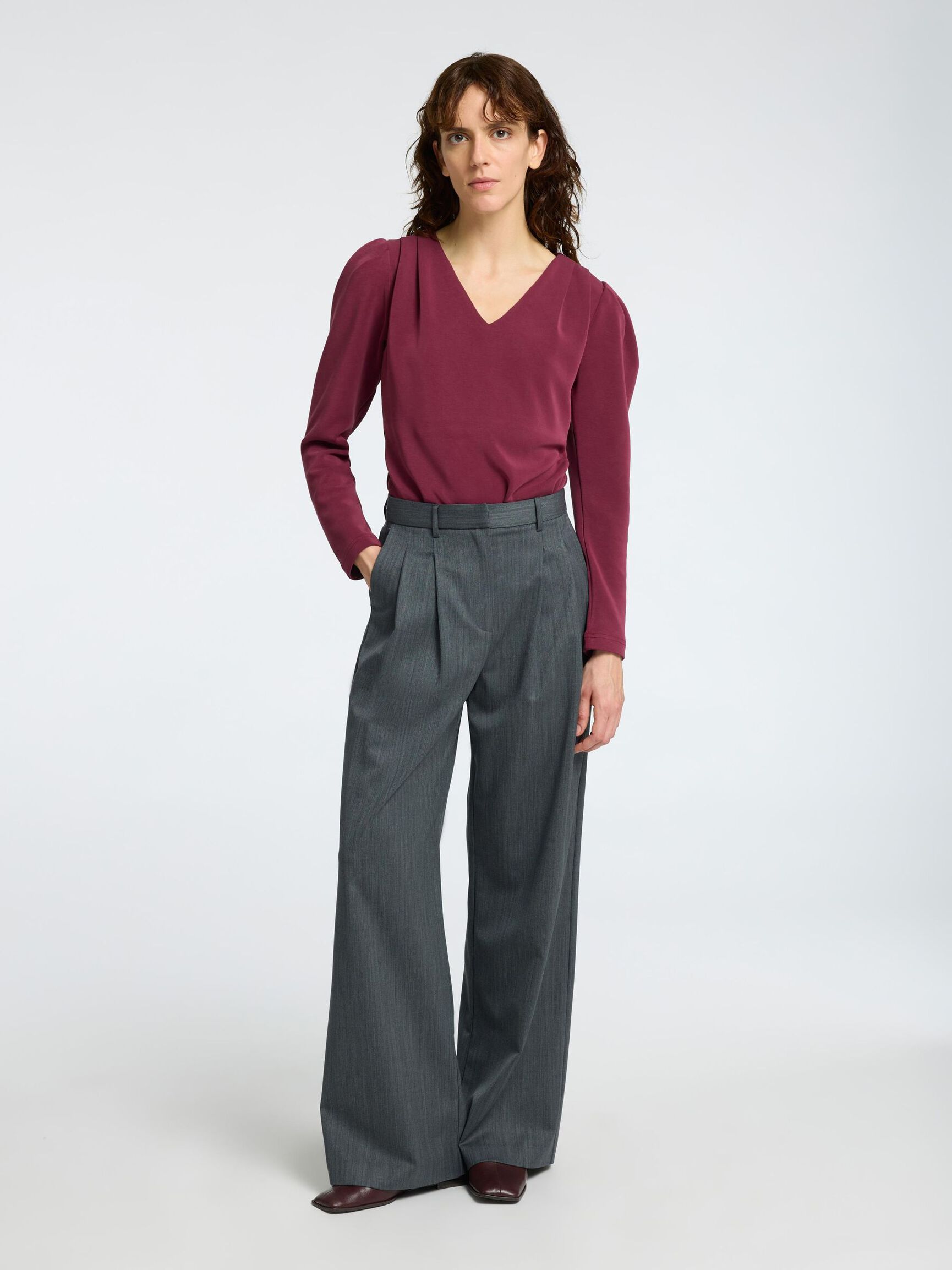 DRAPERAD V-RINGAD TOPP, Zinfandel, highres