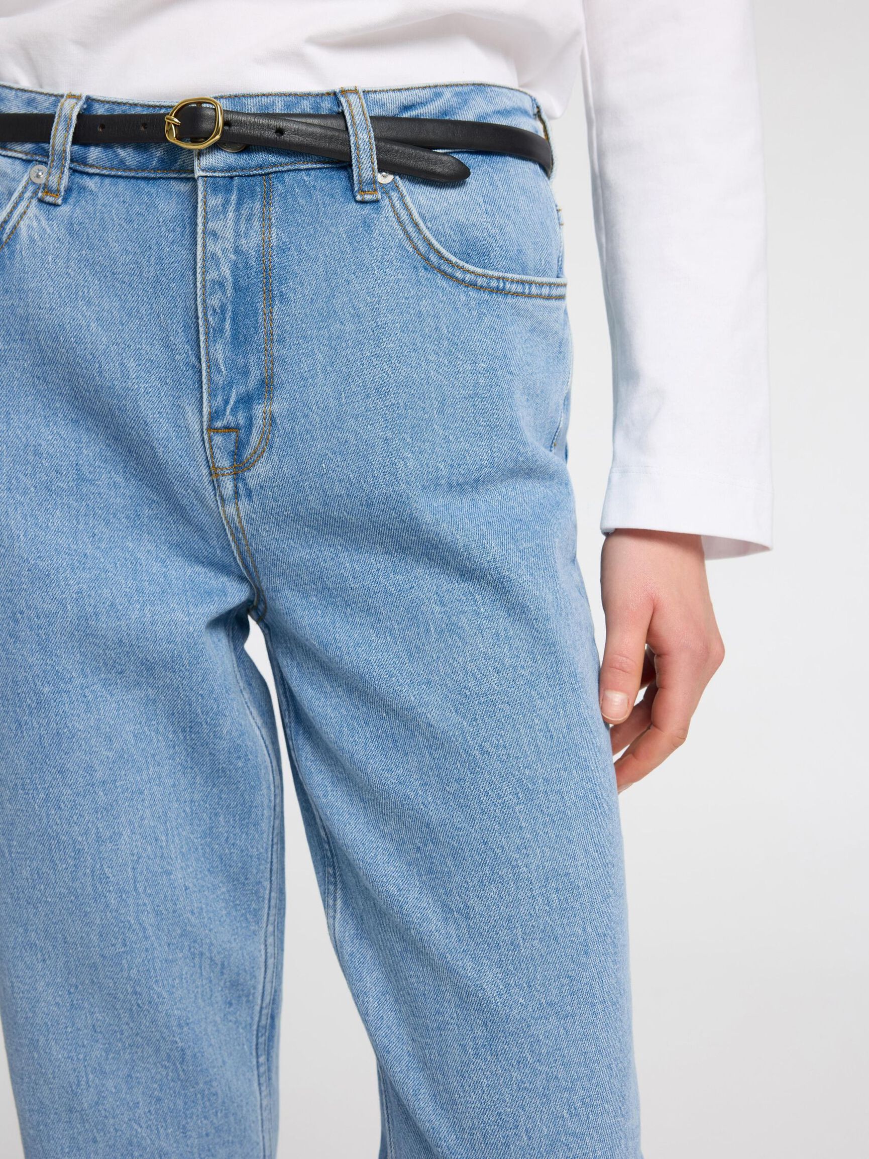 LIGHT WASH STRAIGHT FIT JEANS, Light Blue Denim, highres