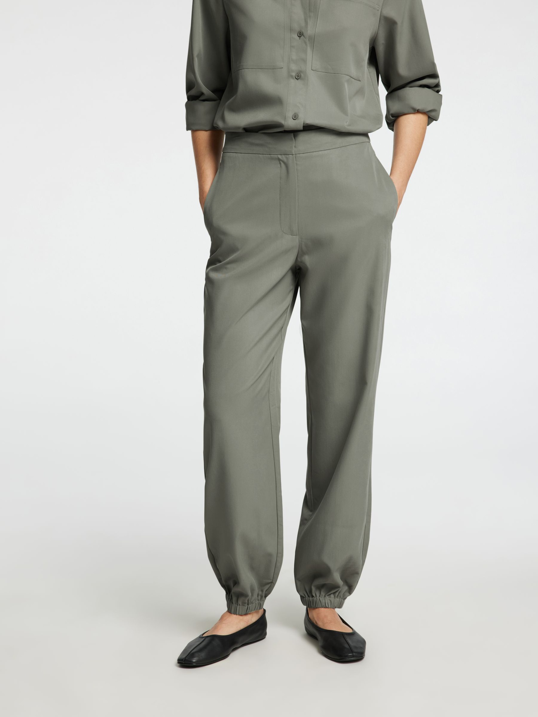 SKRÆDDERSYEDE JOGGERS, Vetiver, highres