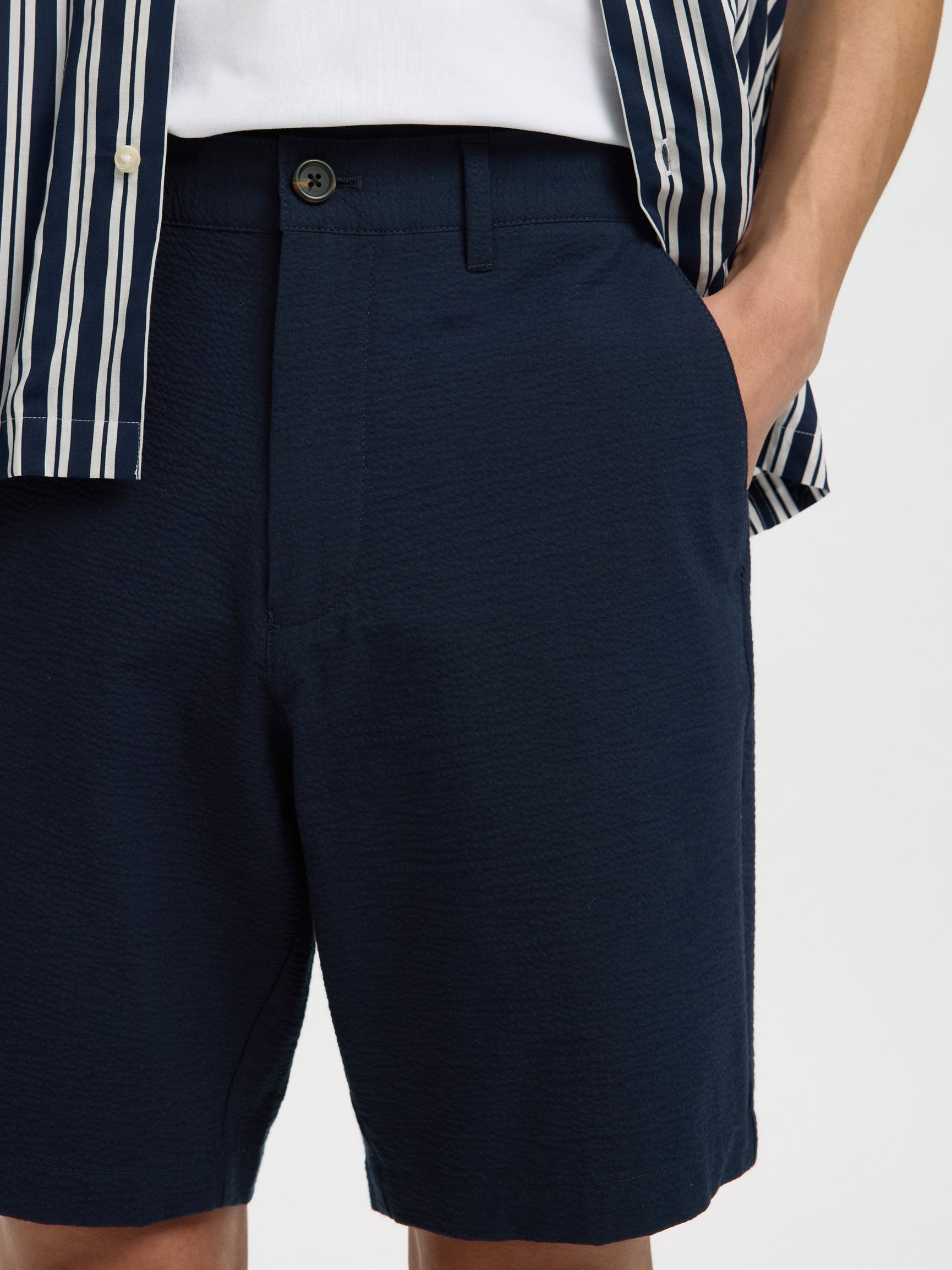SEERSUCKER SHORTS, Sky Captain, highres