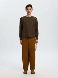 LANGE MOUWEN T-SHIRT, Turkish Coffee, highres