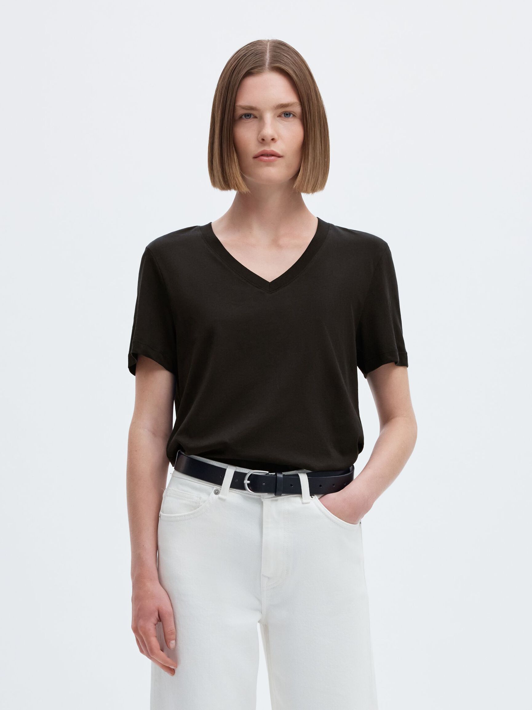 CLASSIC V-NECK T-SHIRT, Black, highres