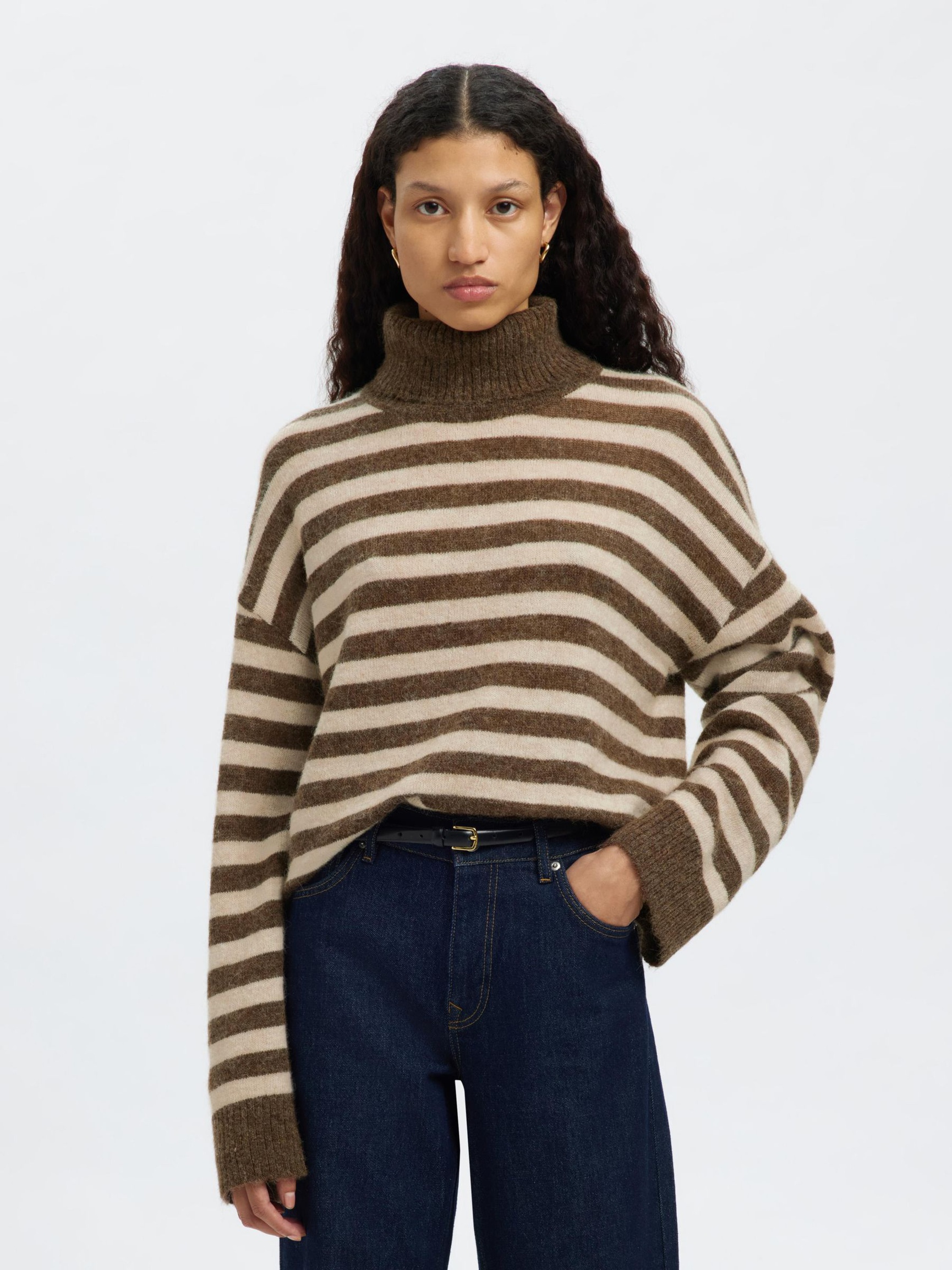 WOOL BLEND TURTLENECK, Dachshund, highres